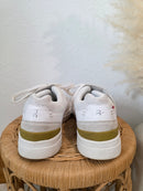ON Cloud Roger Sneakers (7.5)