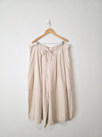 Oli & Hali Flowy Wide Leg Pants (XL)