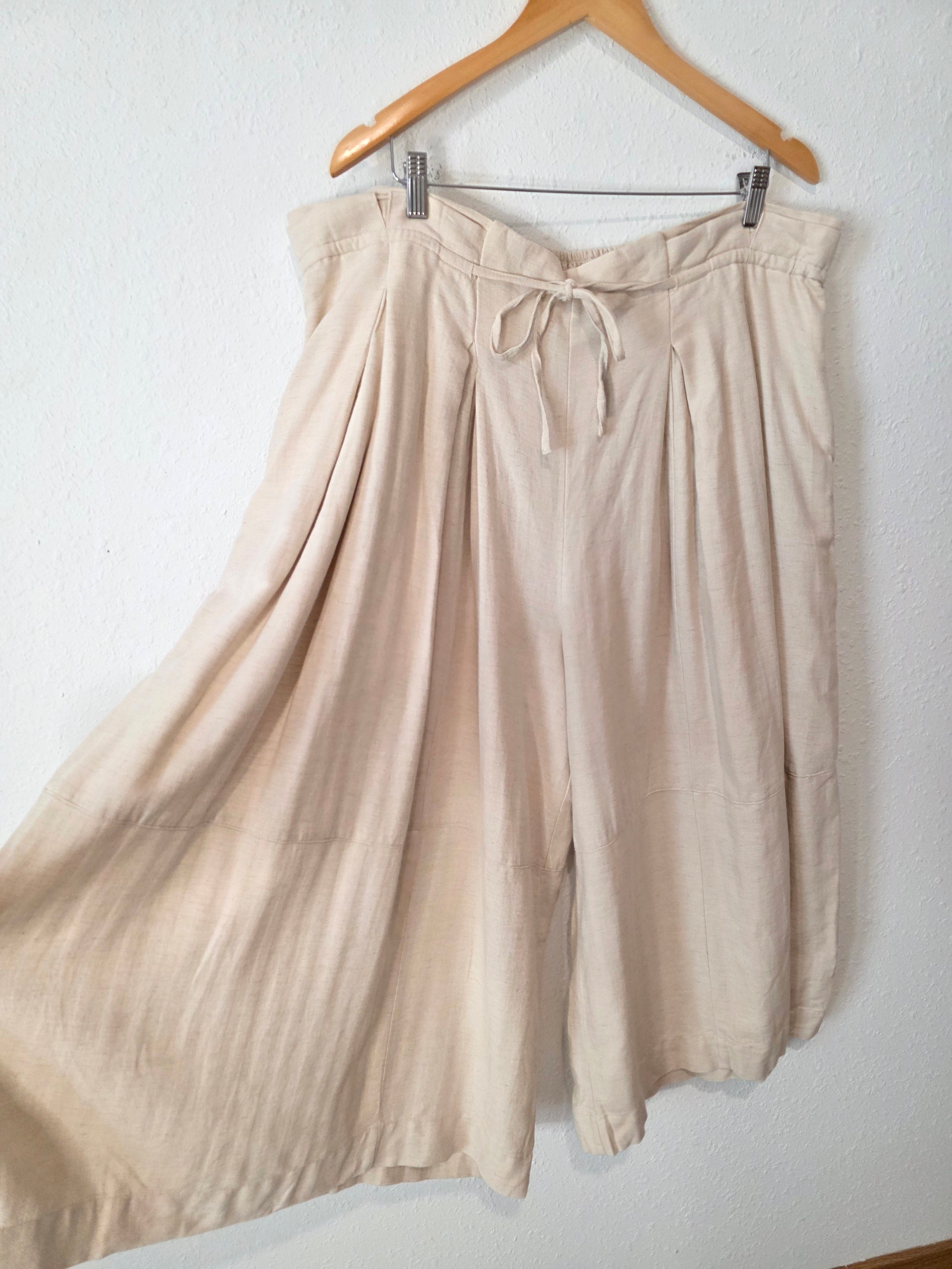 Oli & Hali Flowy Wide Leg Pants (XL)