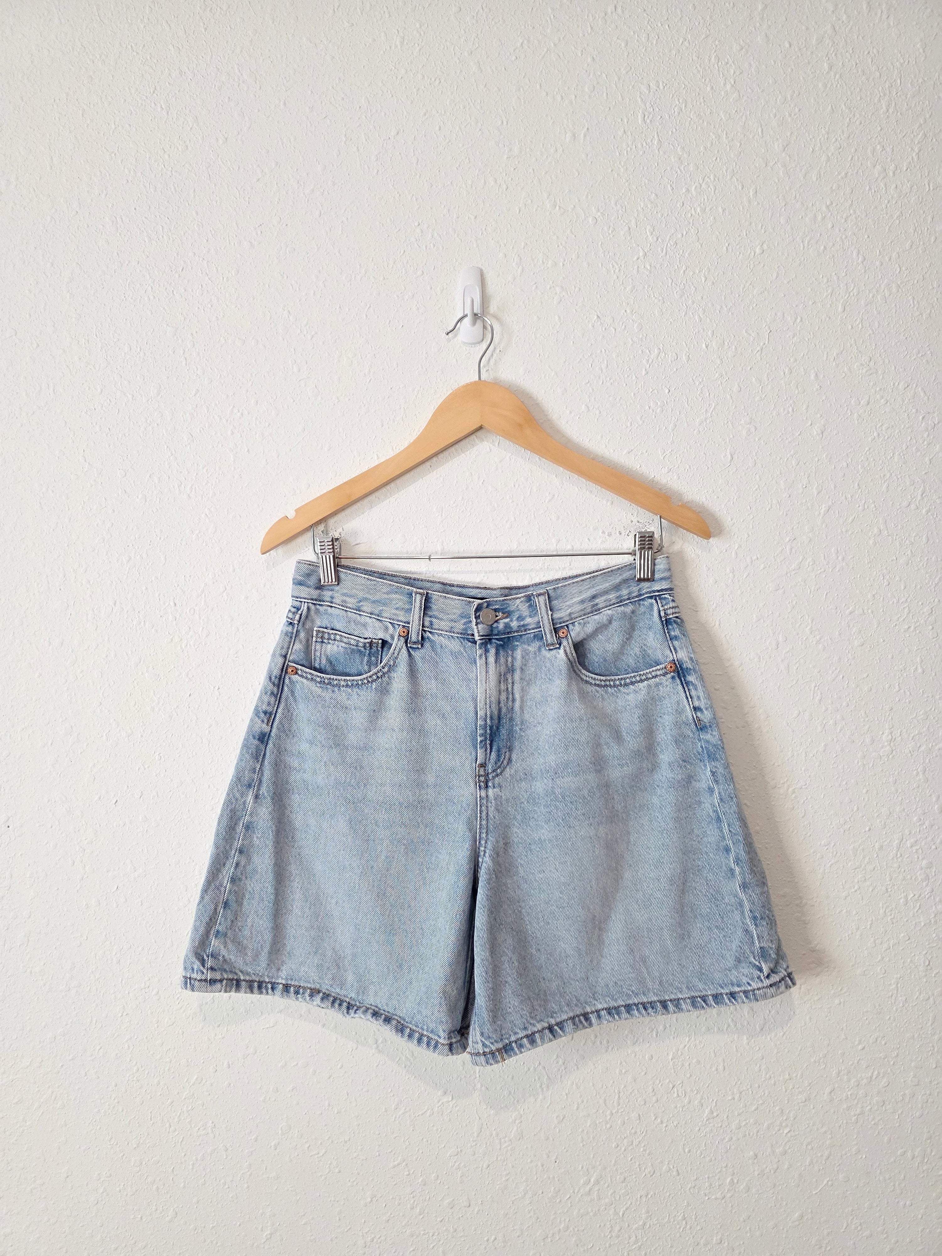 Light Wash Relaxed Denim Shorts (28)