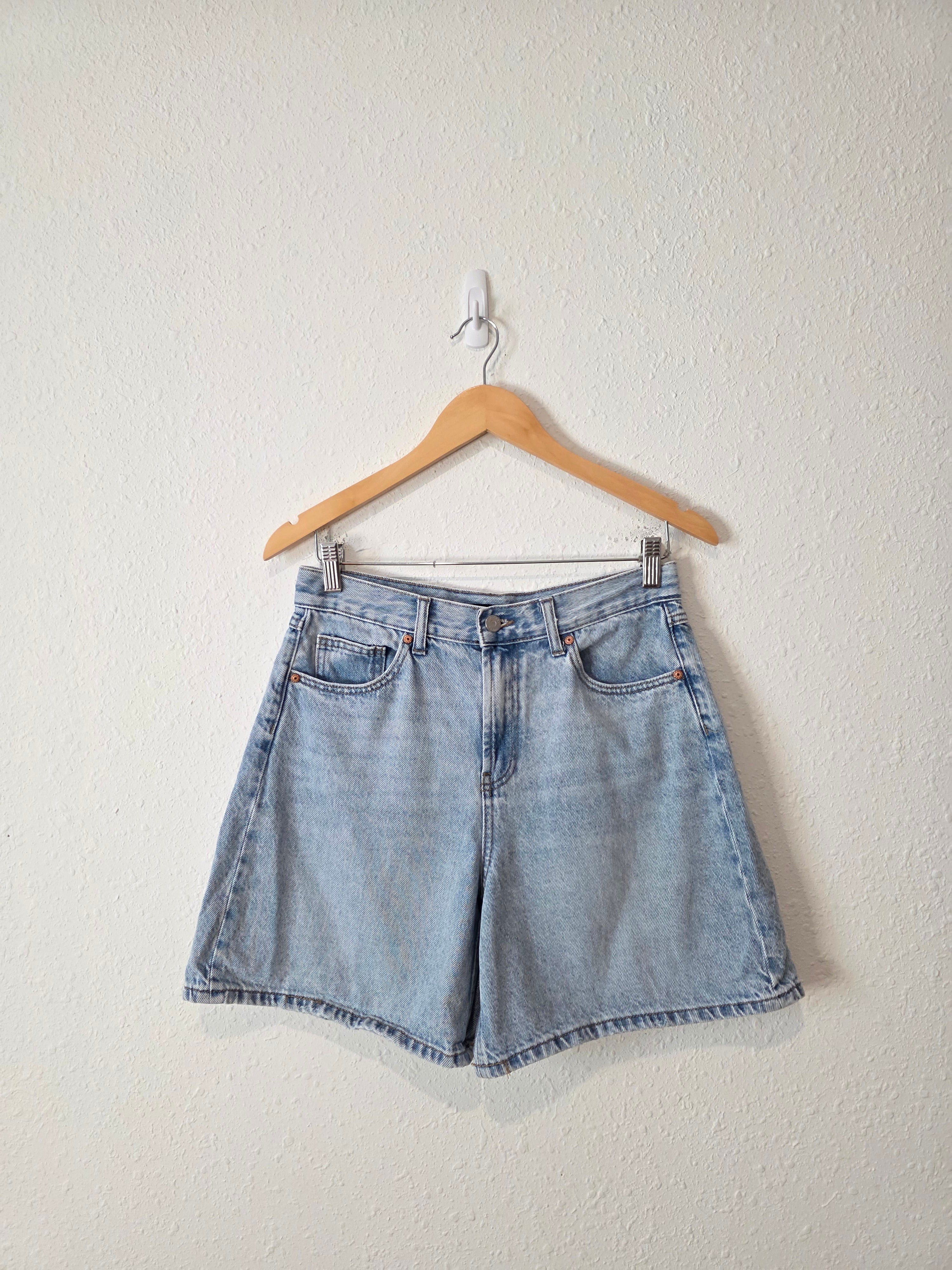 Light Wash Relaxed Denim Shorts (28)