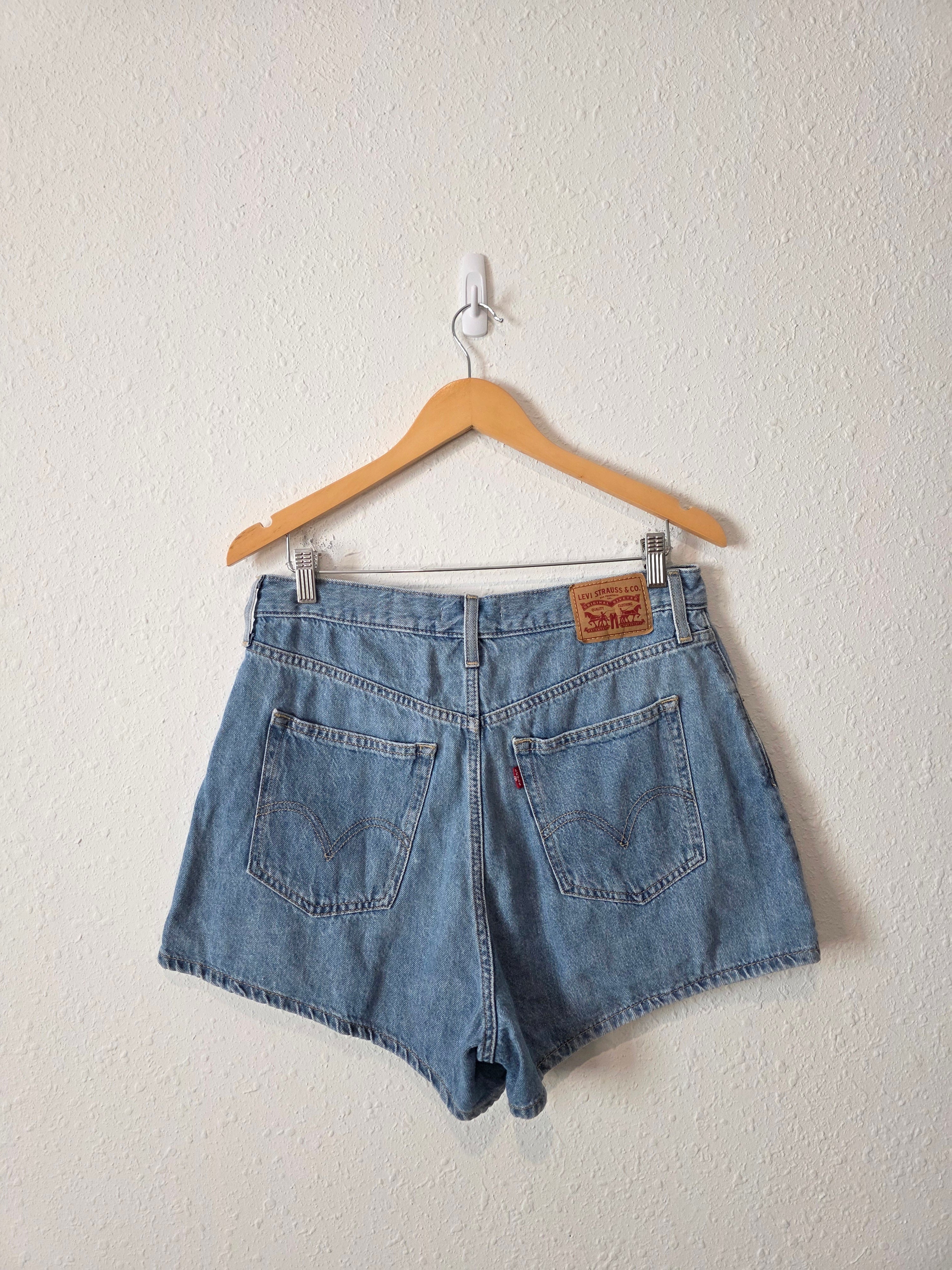 Levi's High Rise Denim Shorts (31)