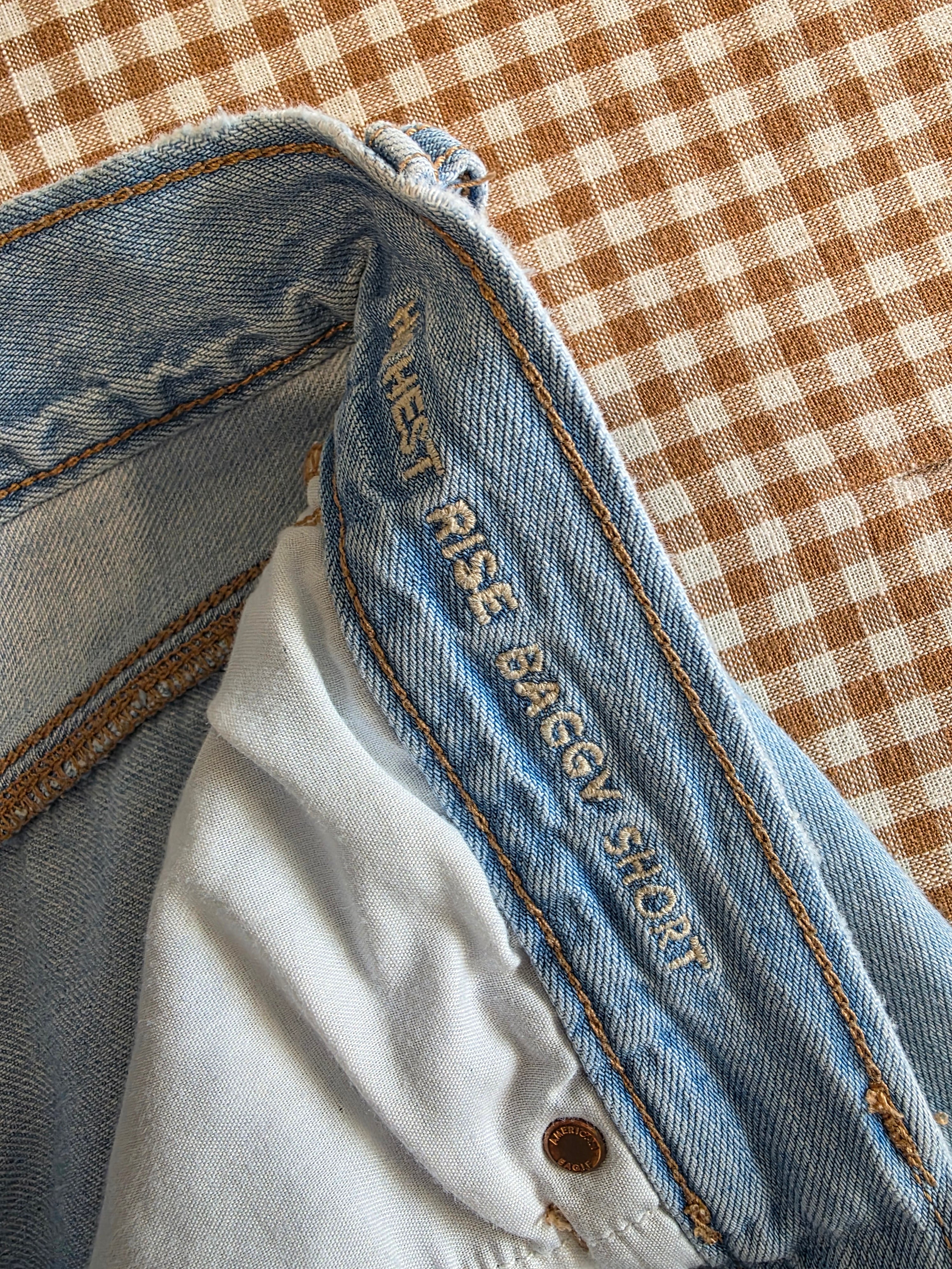 Light Wash Baggy Denim Short (10)
