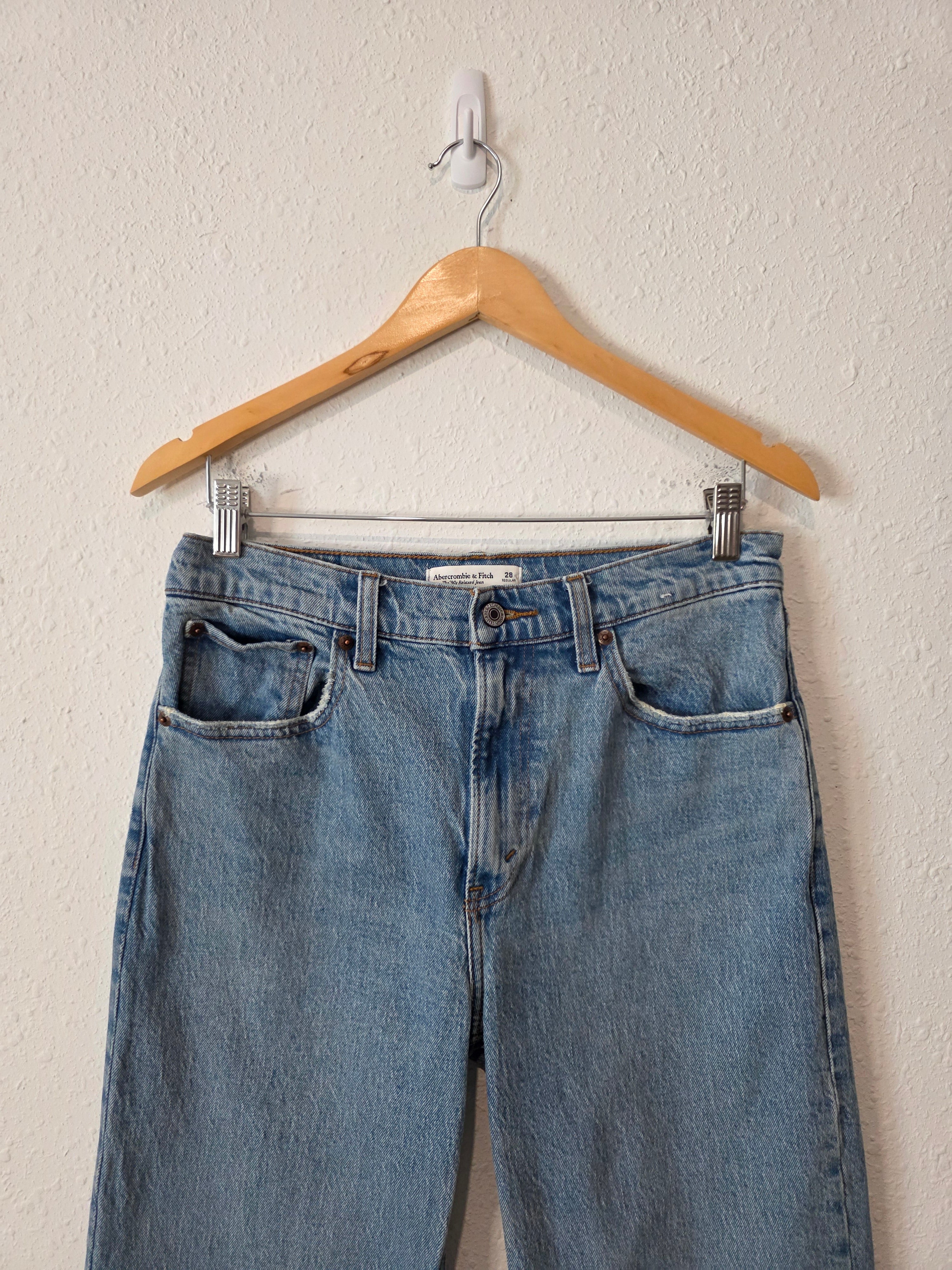 Abercrombie 90s Relaxed Jeans (28)