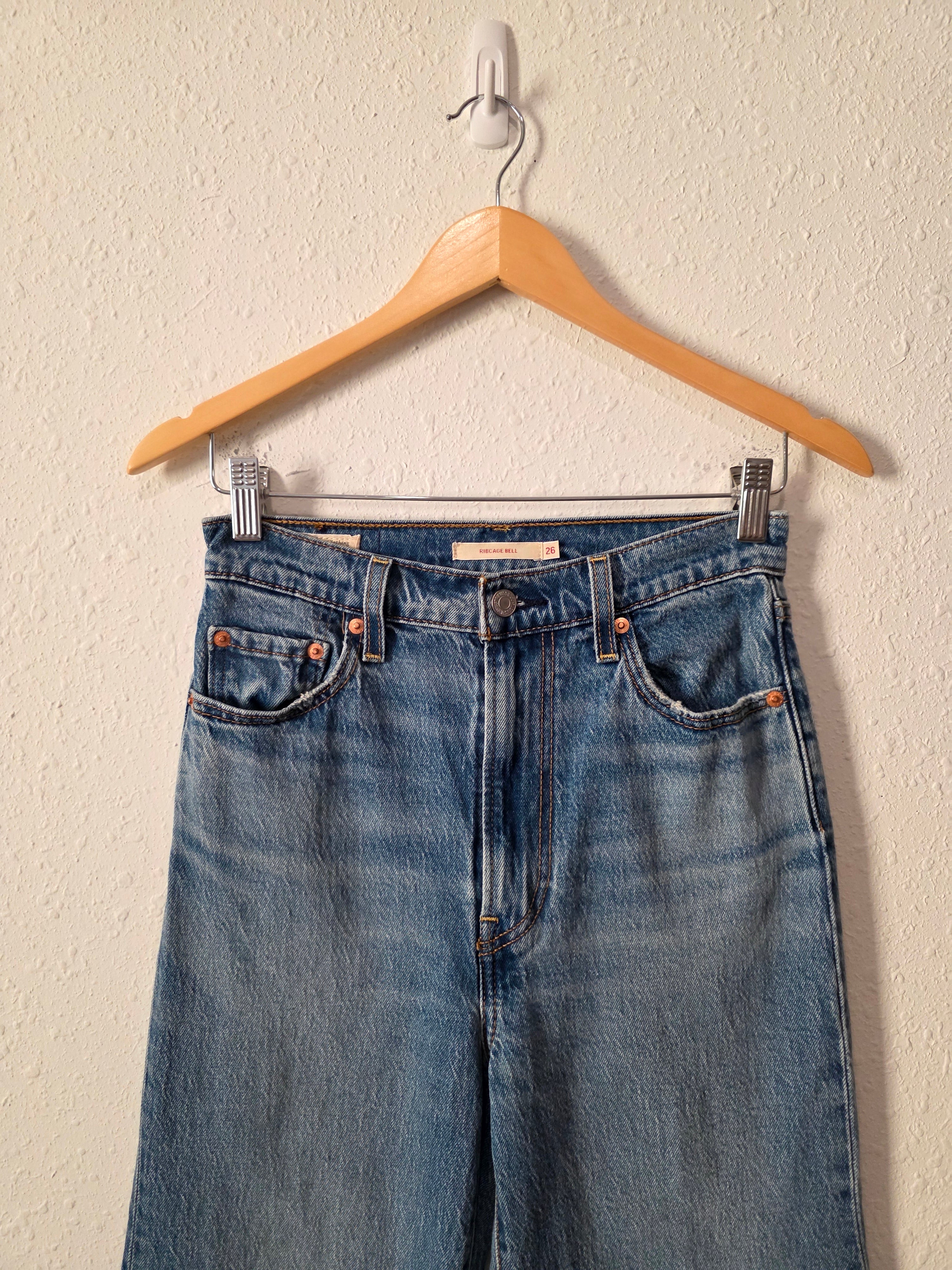 Levi's Ribcage Bell Jeans (26)