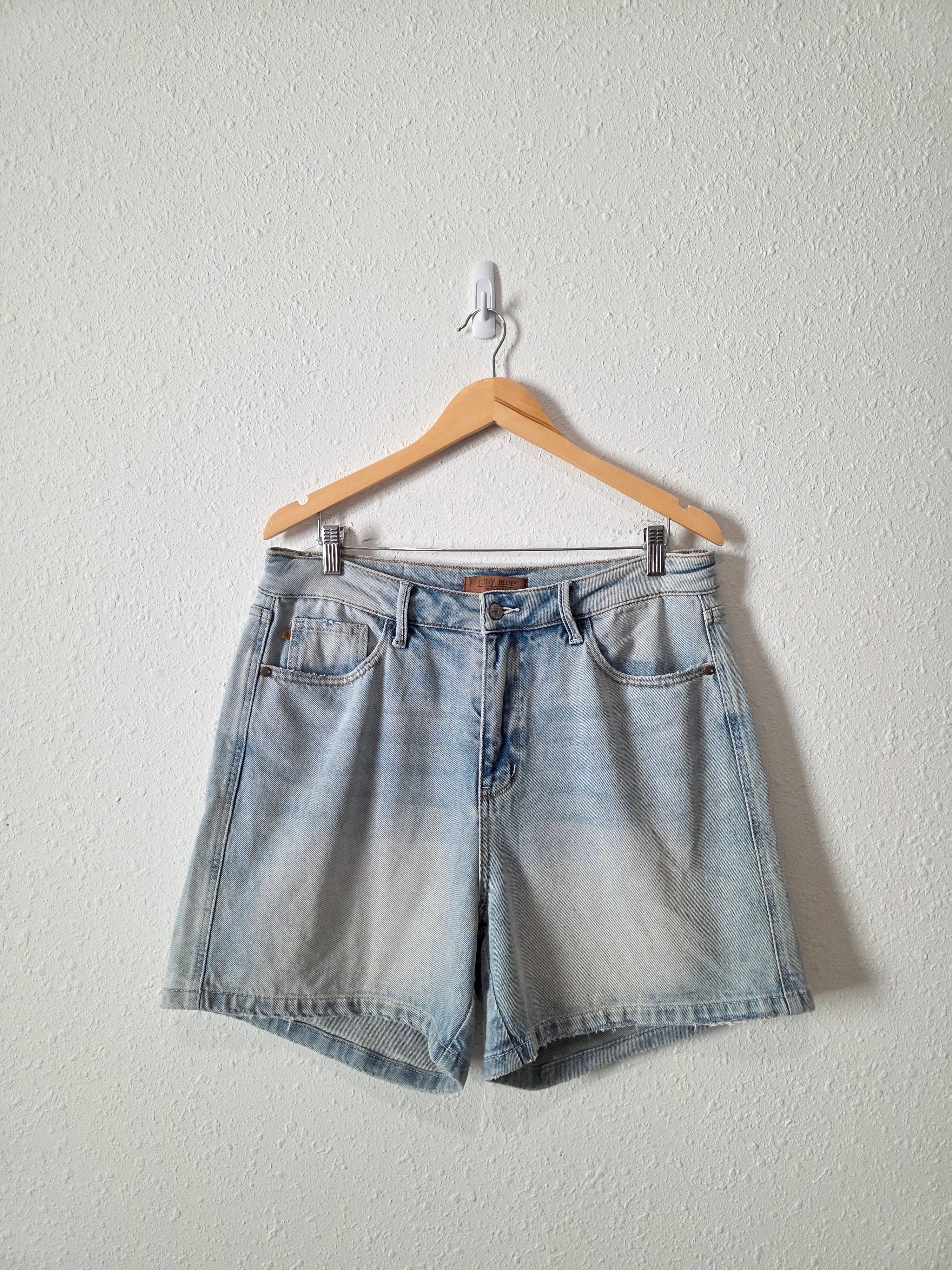 Judy Blue Light Wash Relaxed Shorts (1X)