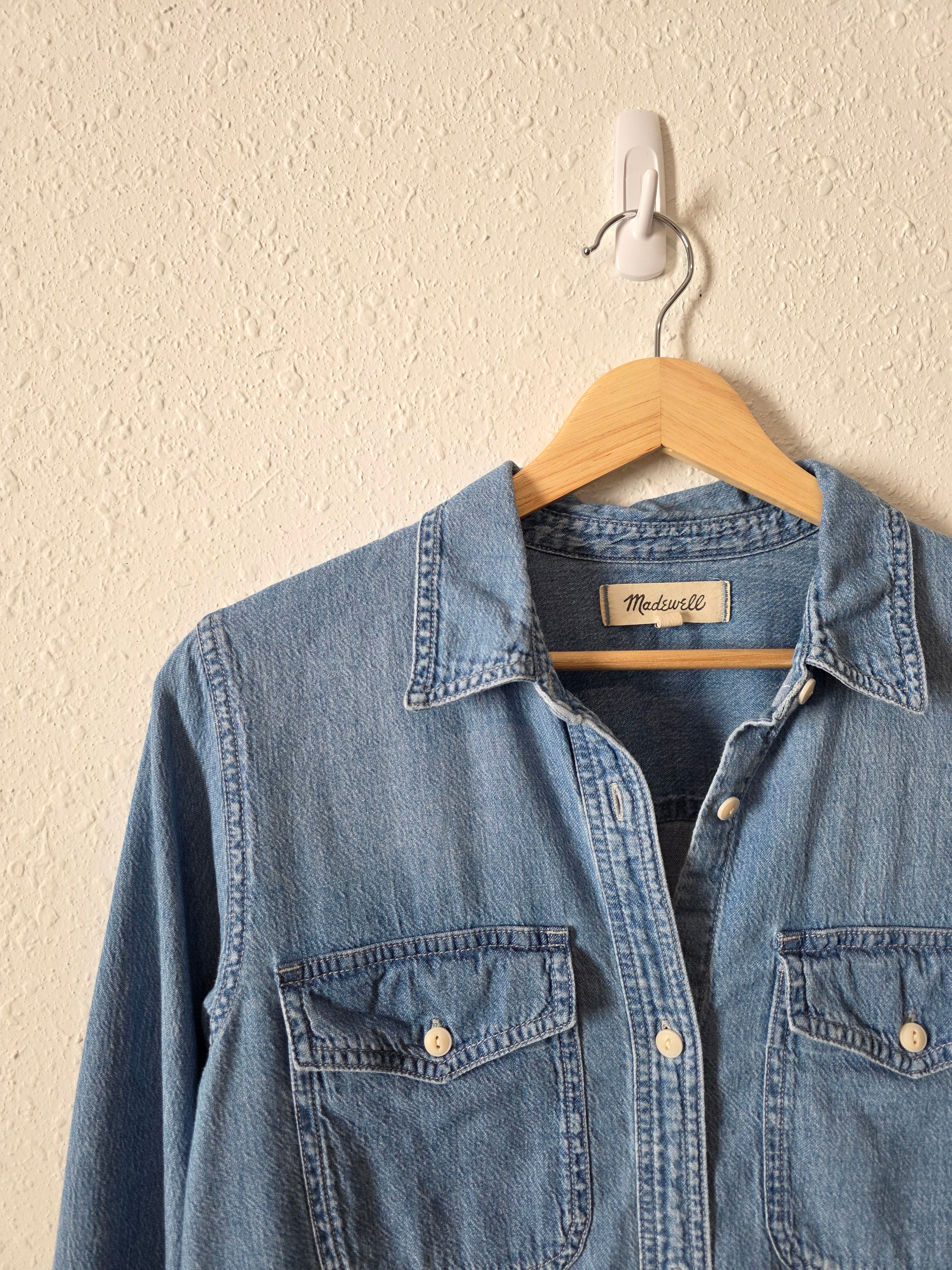 Madewell Denim Button Up Shirt (S)