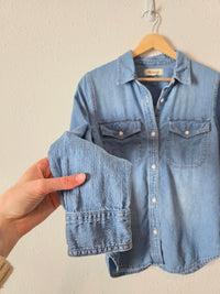 Madewell Denim Button Up Shirt (S)