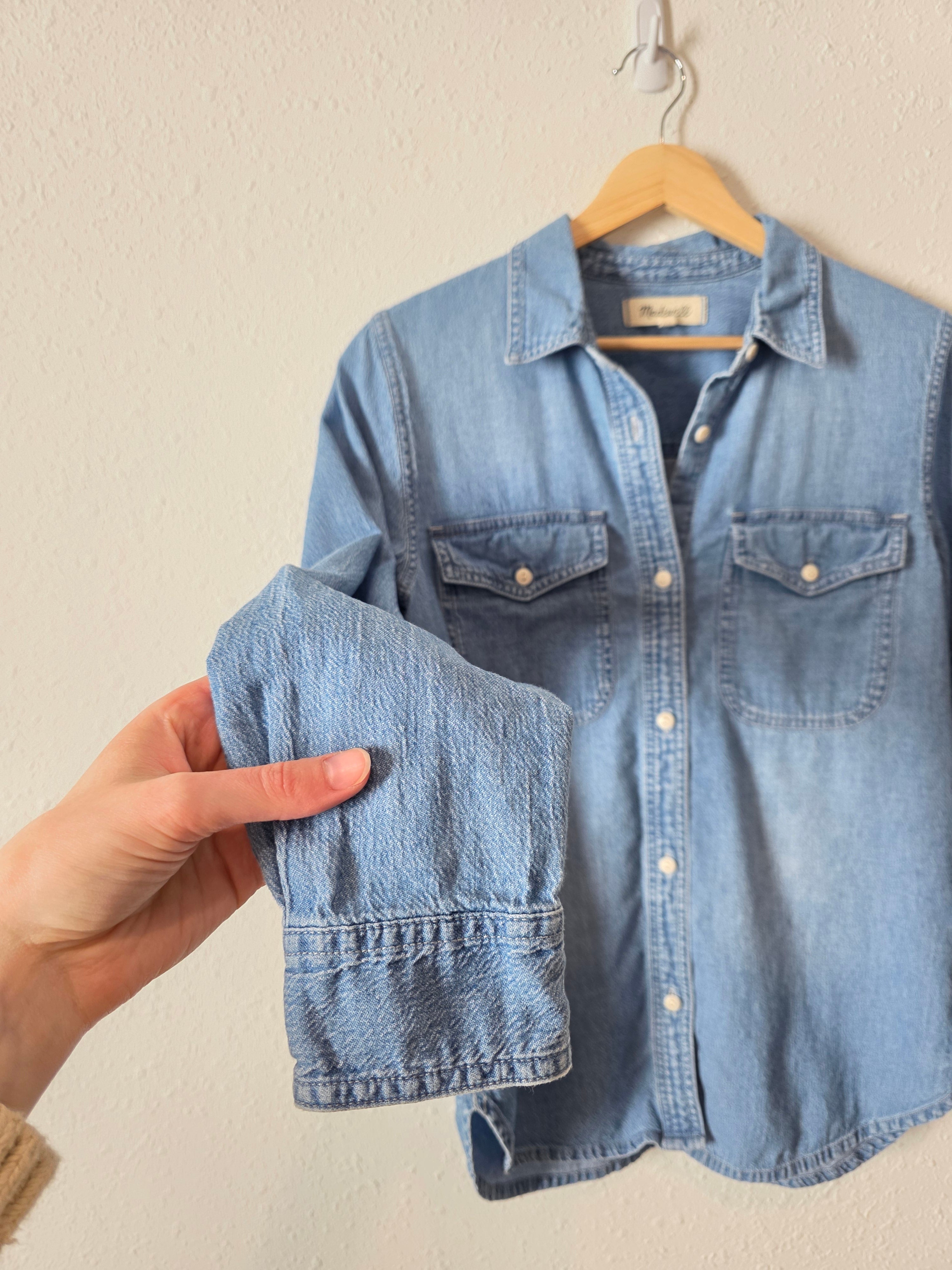 Madewell Denim Button Up Shirt (S)