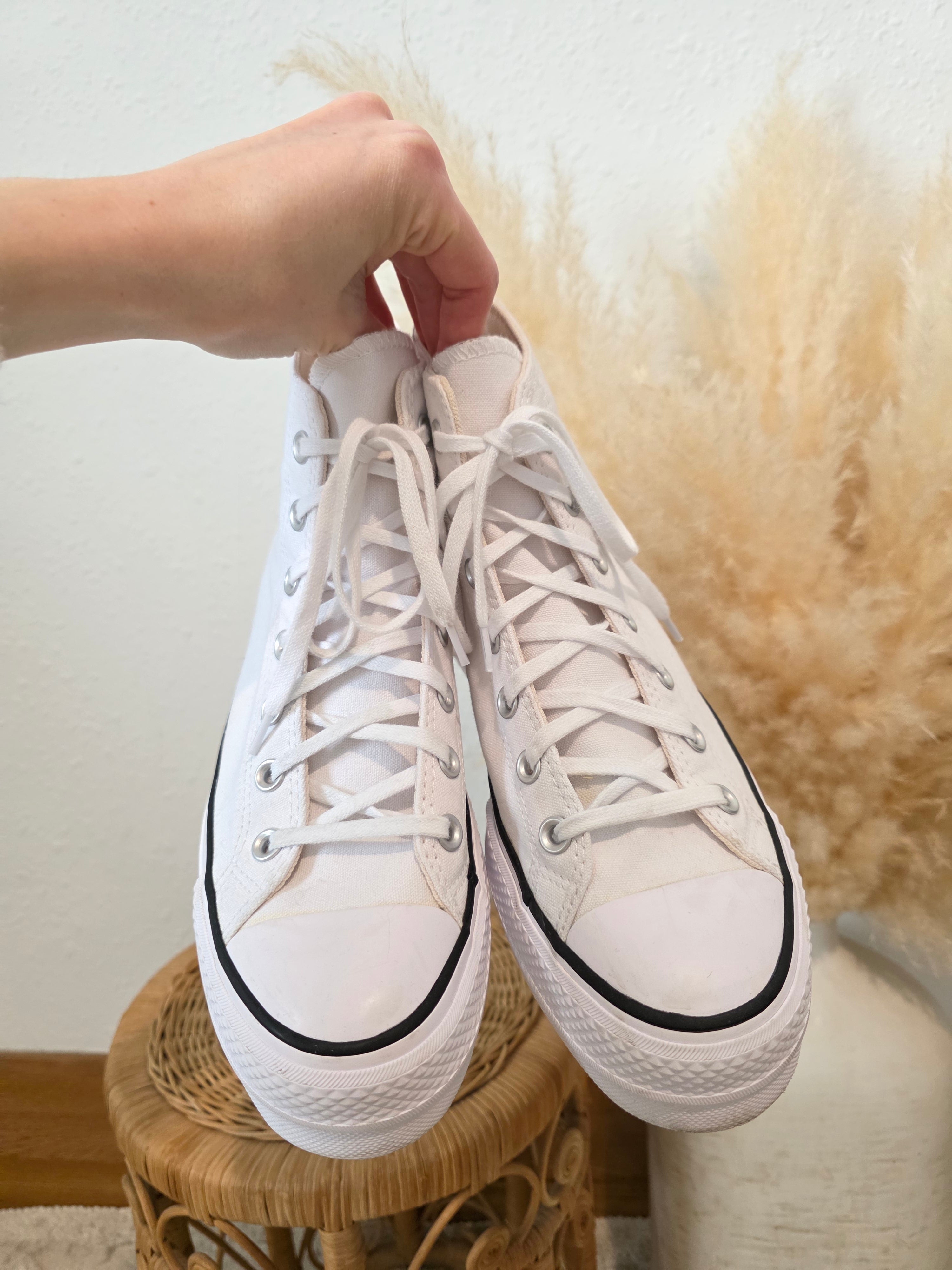 Converse White Platform Sneakers (8.5)