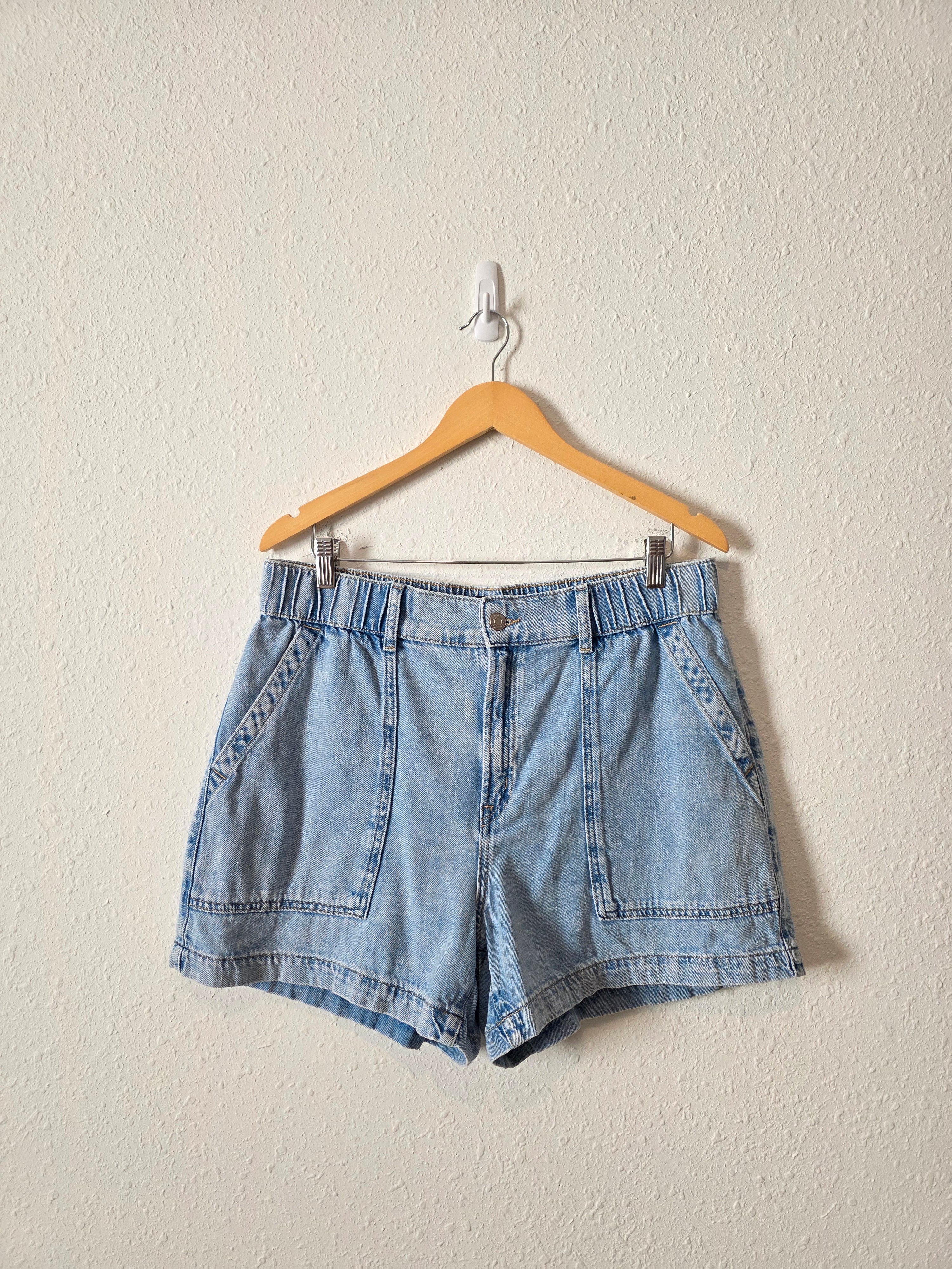 Gap Light Wash Denim Shorts (L)