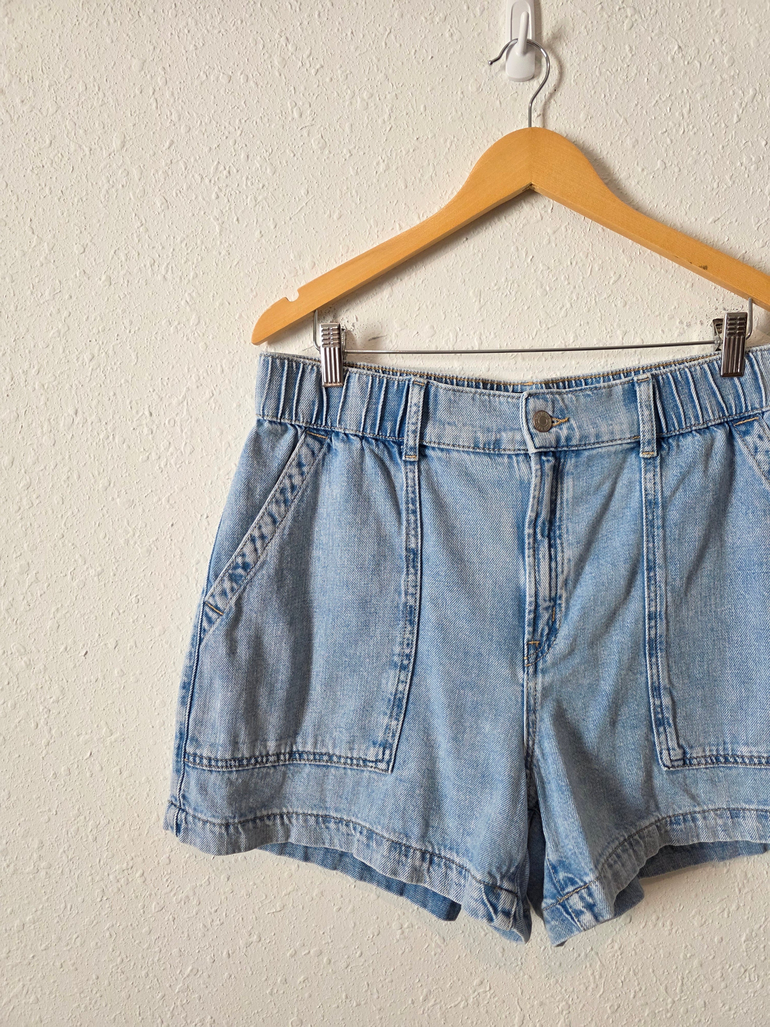 Gap Light Wash Denim Shorts (L)