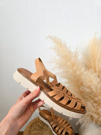 Crown Vintage Leather Fisherman Sandals (10)