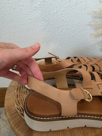 Crown Vintage Leather Fisherman Sandals (10)