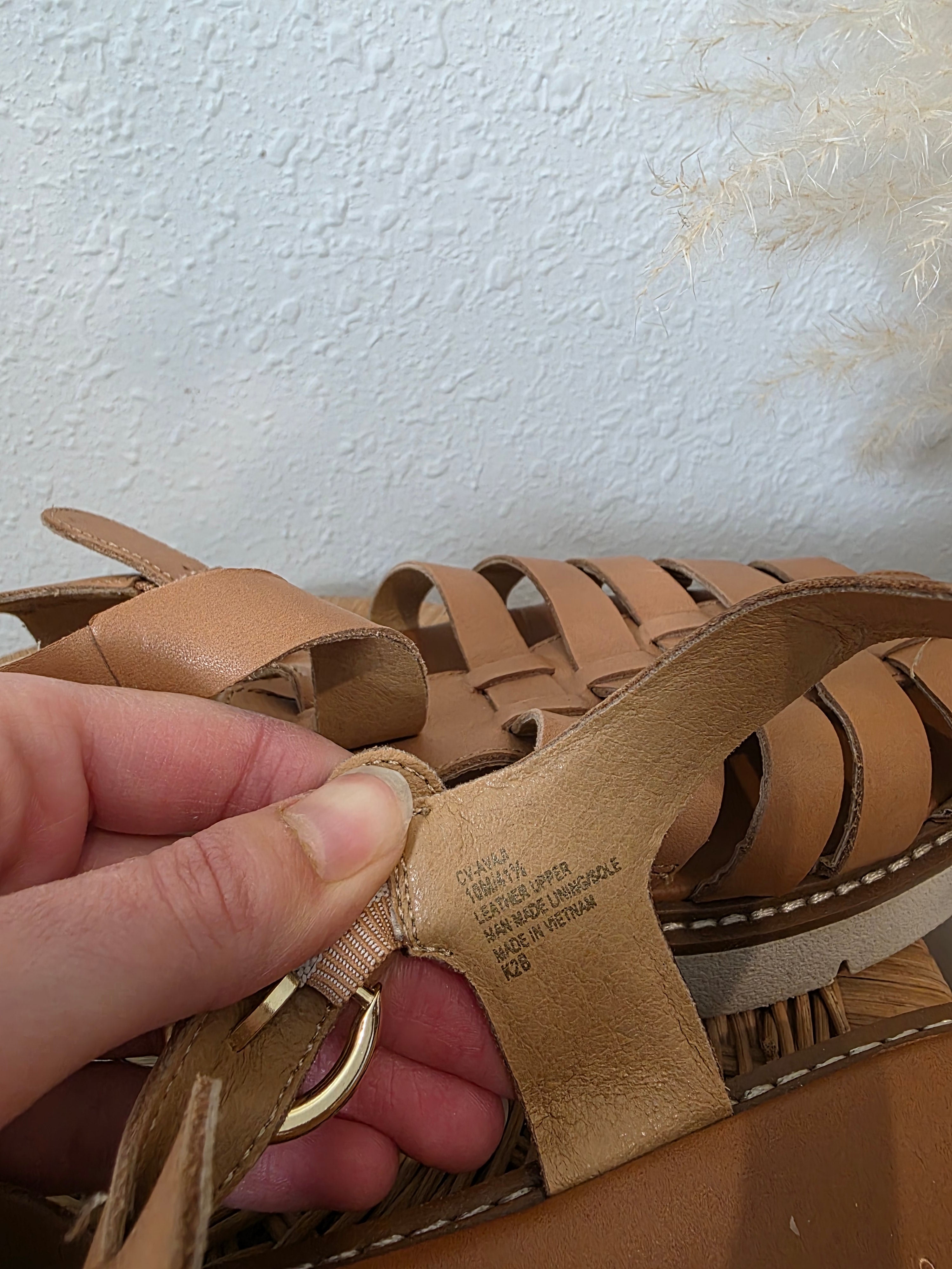 Crown Vintage Leather Fisherman Sandals (10)