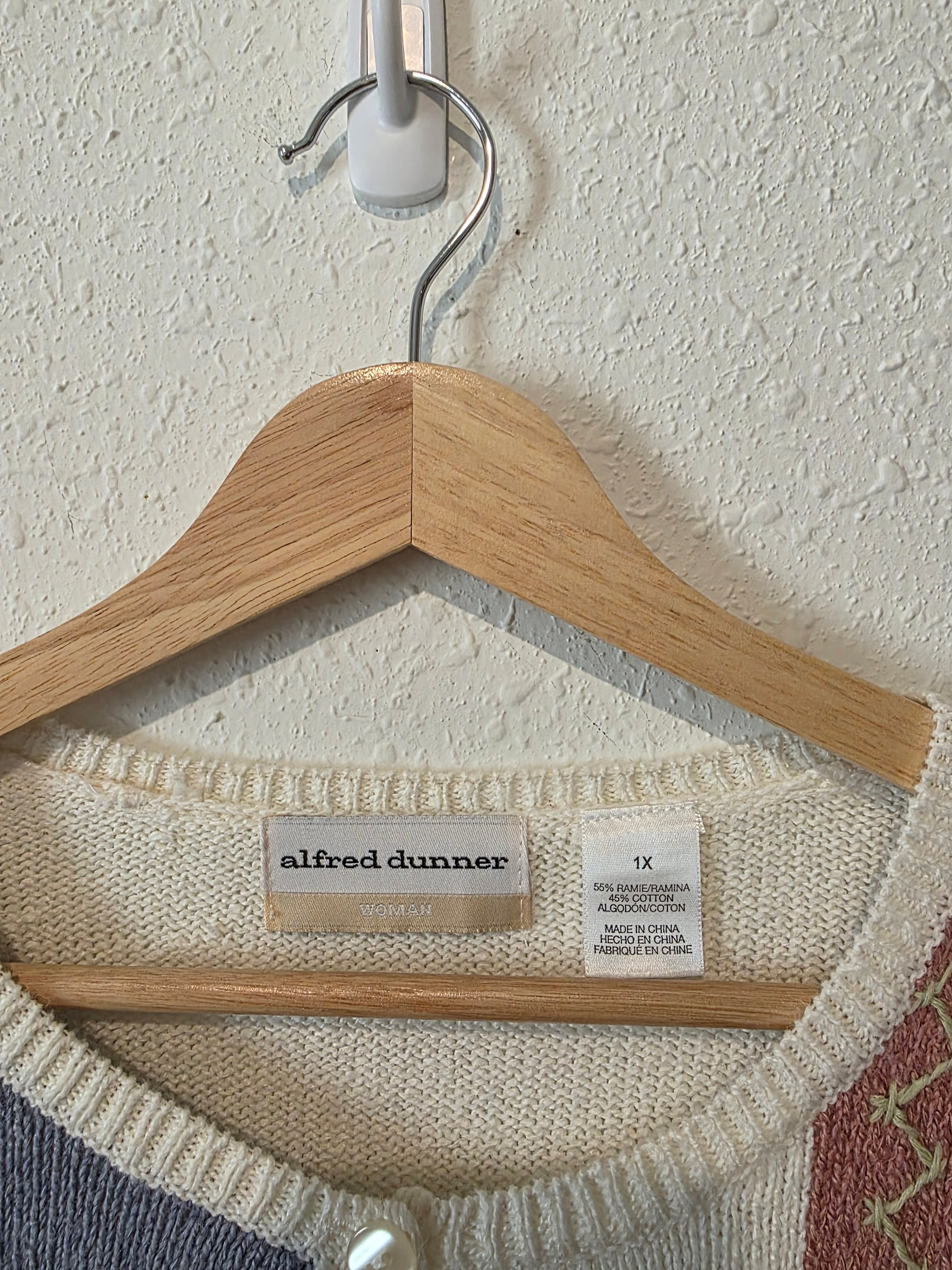 Vintage Embroidered Cardigan Sweater (1X)