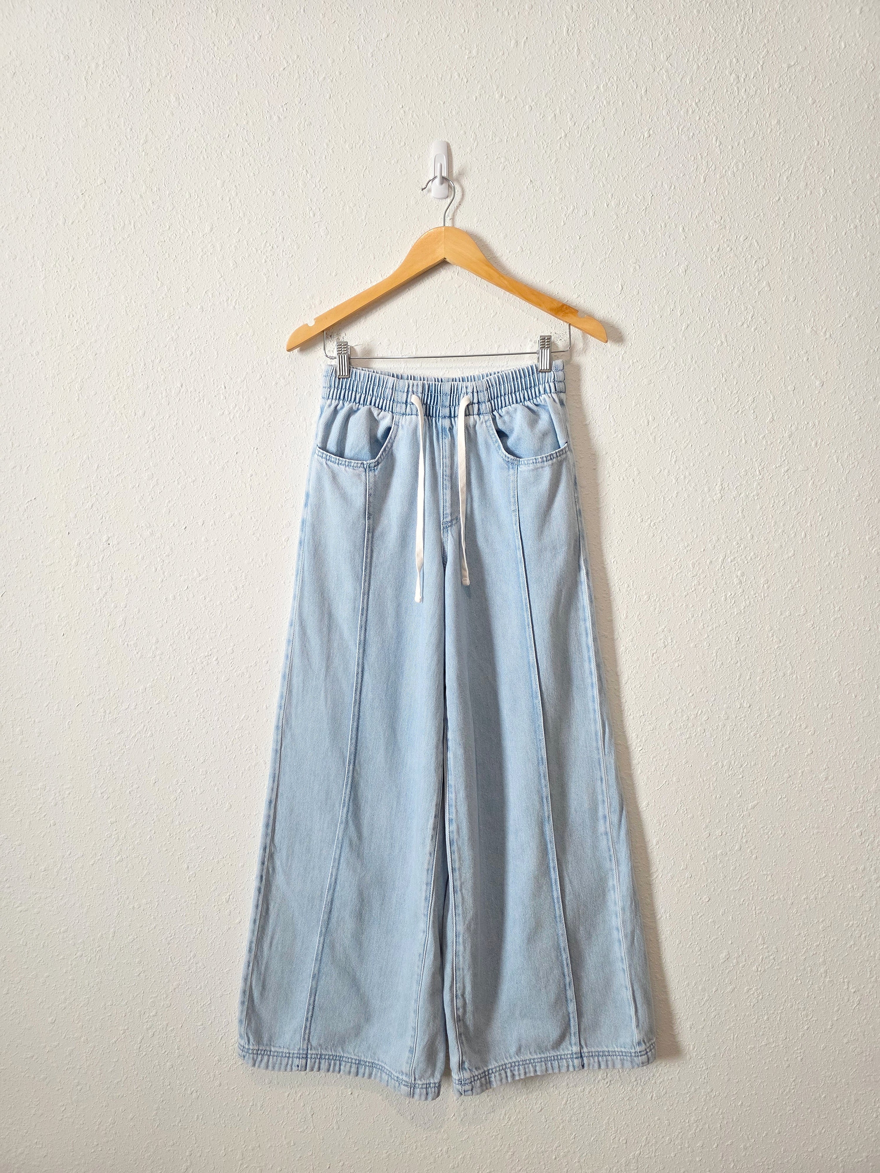Light Wash Wide Leg Easy Jeans (XS)