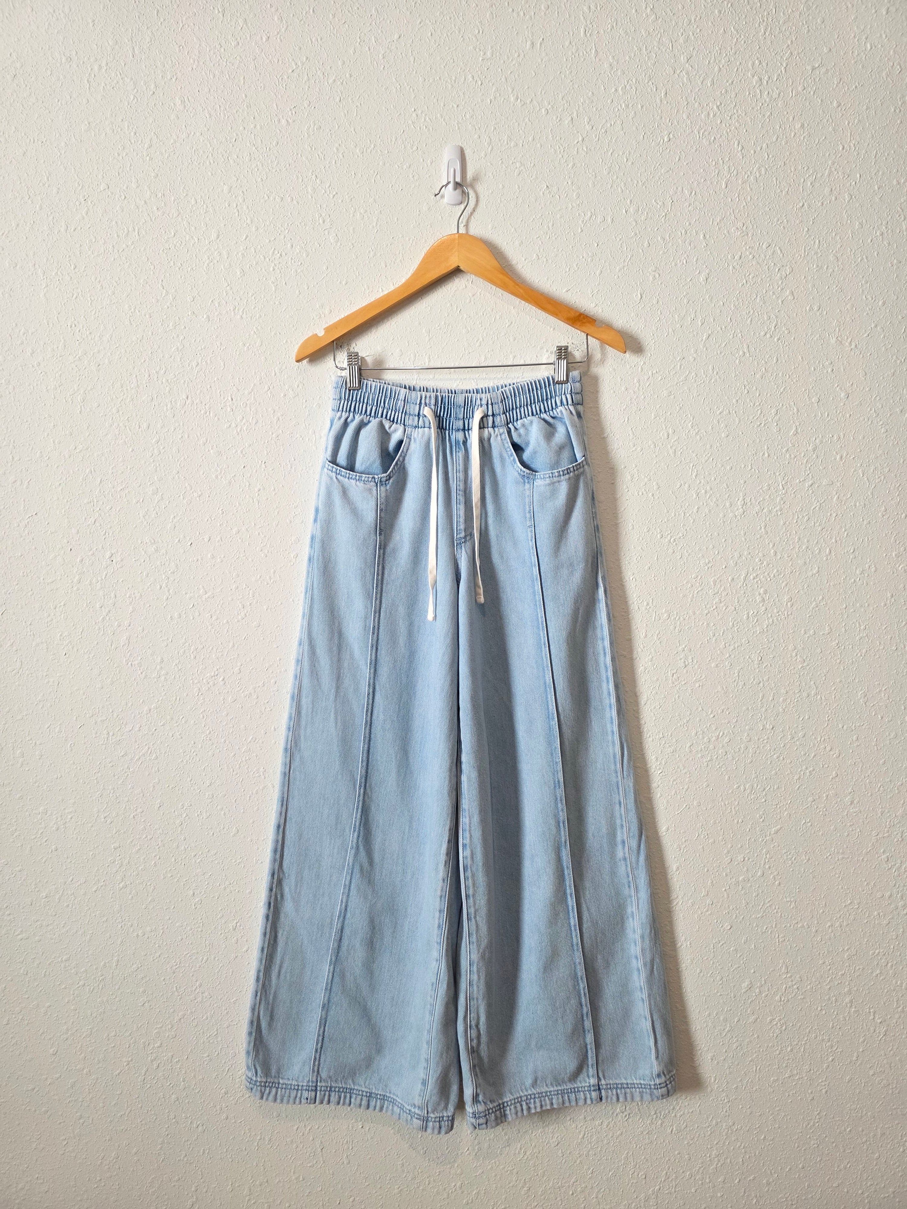 Light Wash Wide Leg Easy Jeans (XS)
