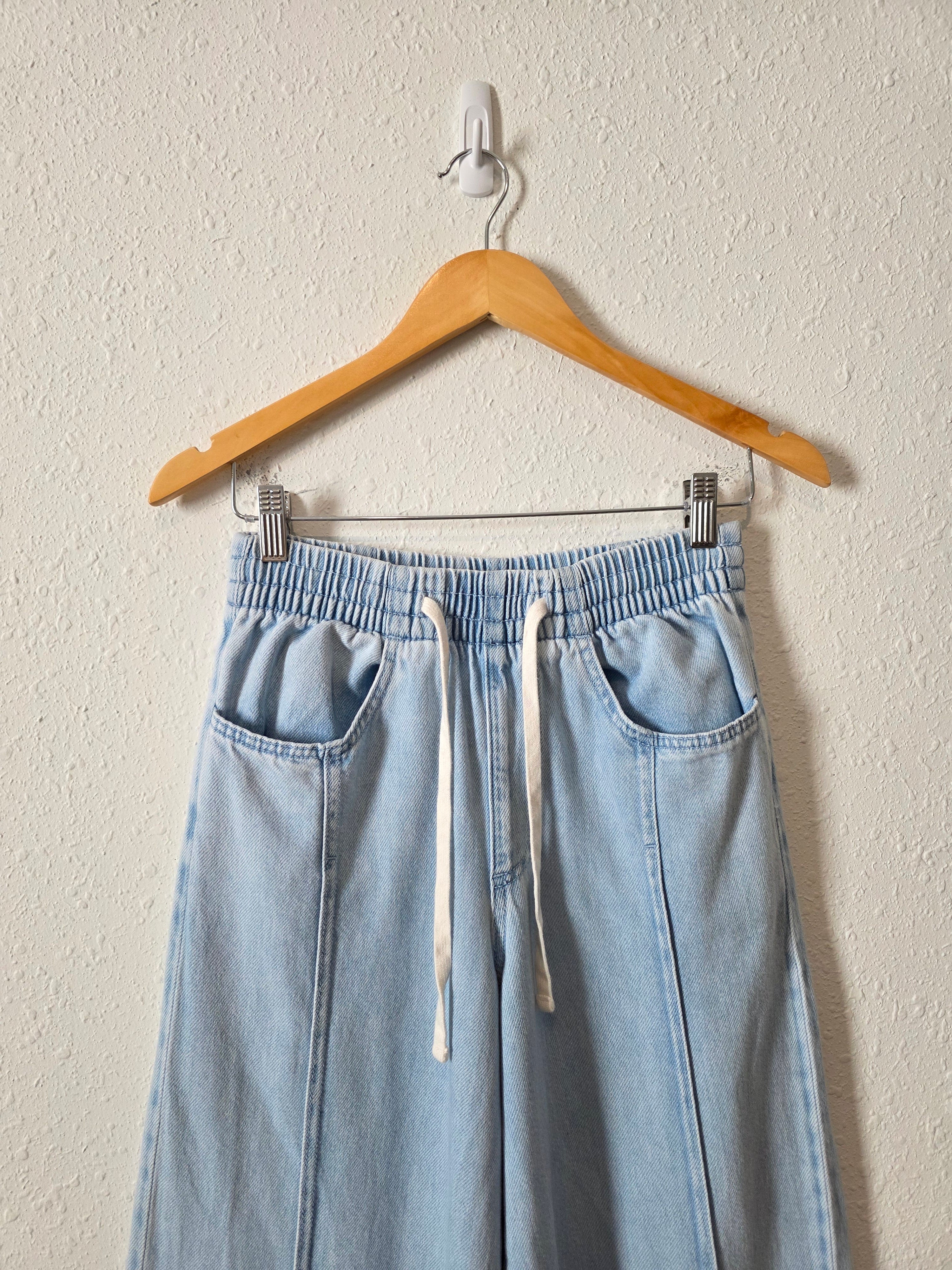 Light Wash Wide Leg Easy Jeans (XS)