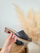 Everlane Black Slide Sandals (9.5)
