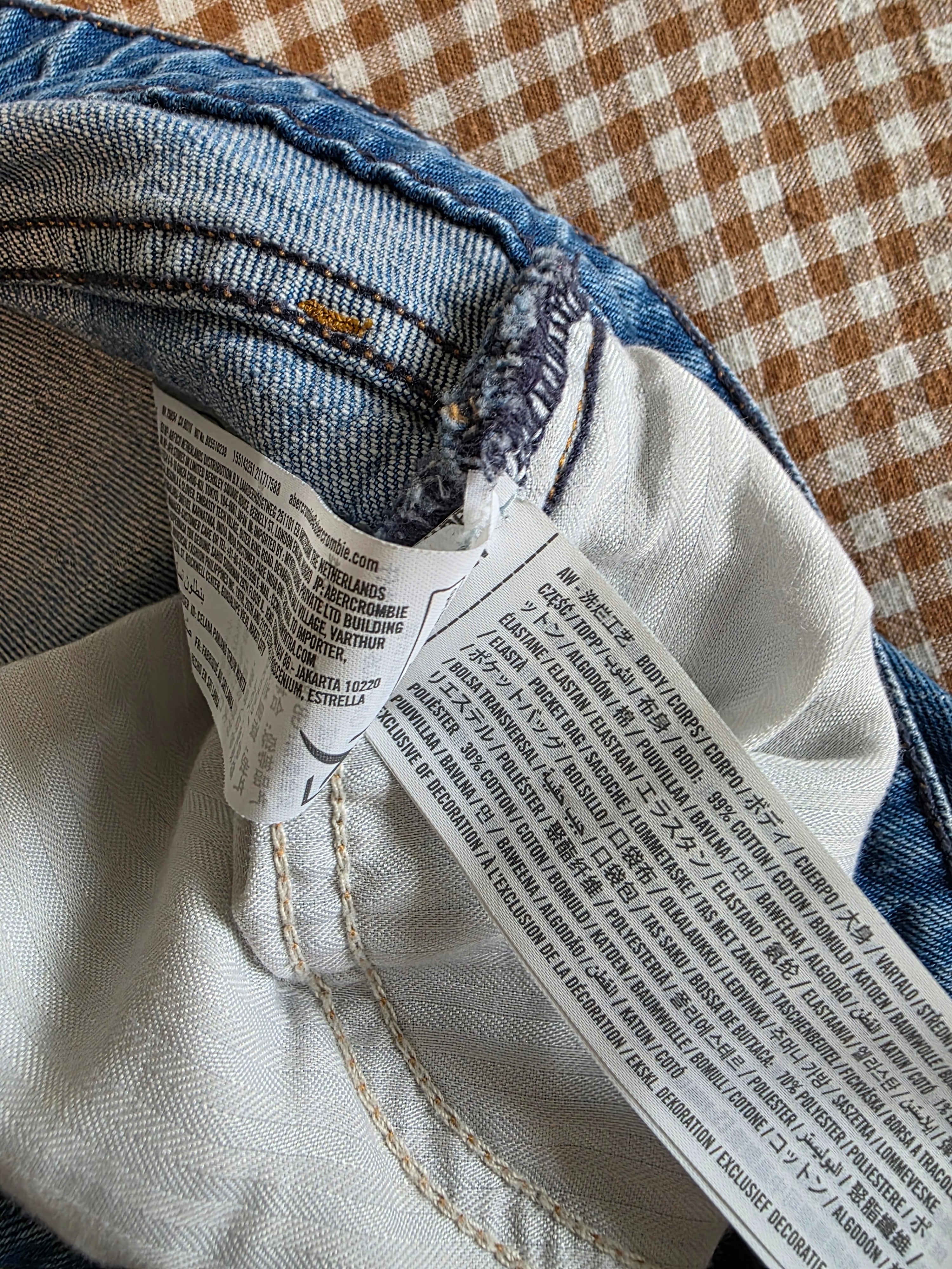 Abercrombie 90s Relaxed Jeans (29 long)