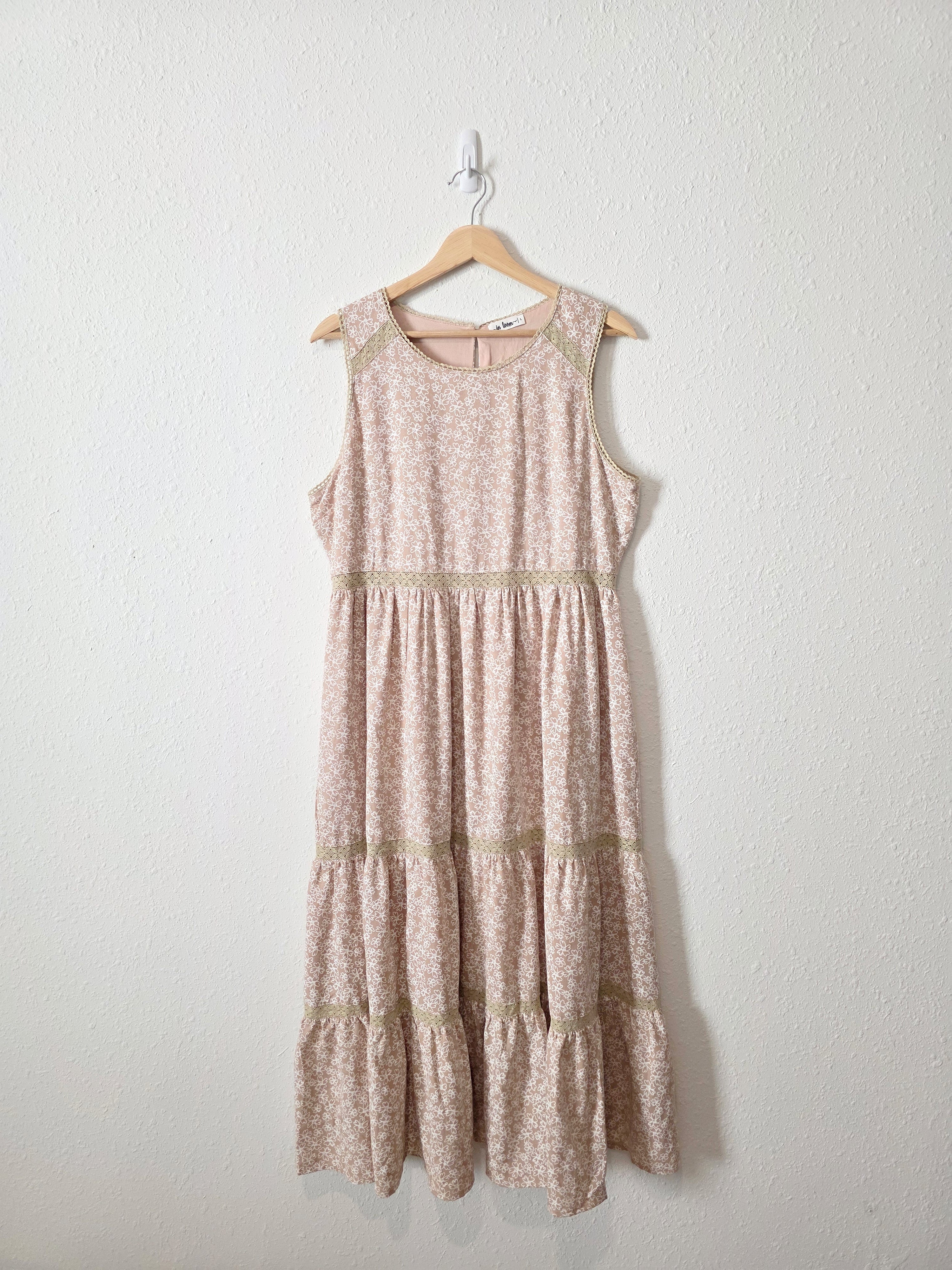 In Loom Ditsy Floral Midi Dress (L)