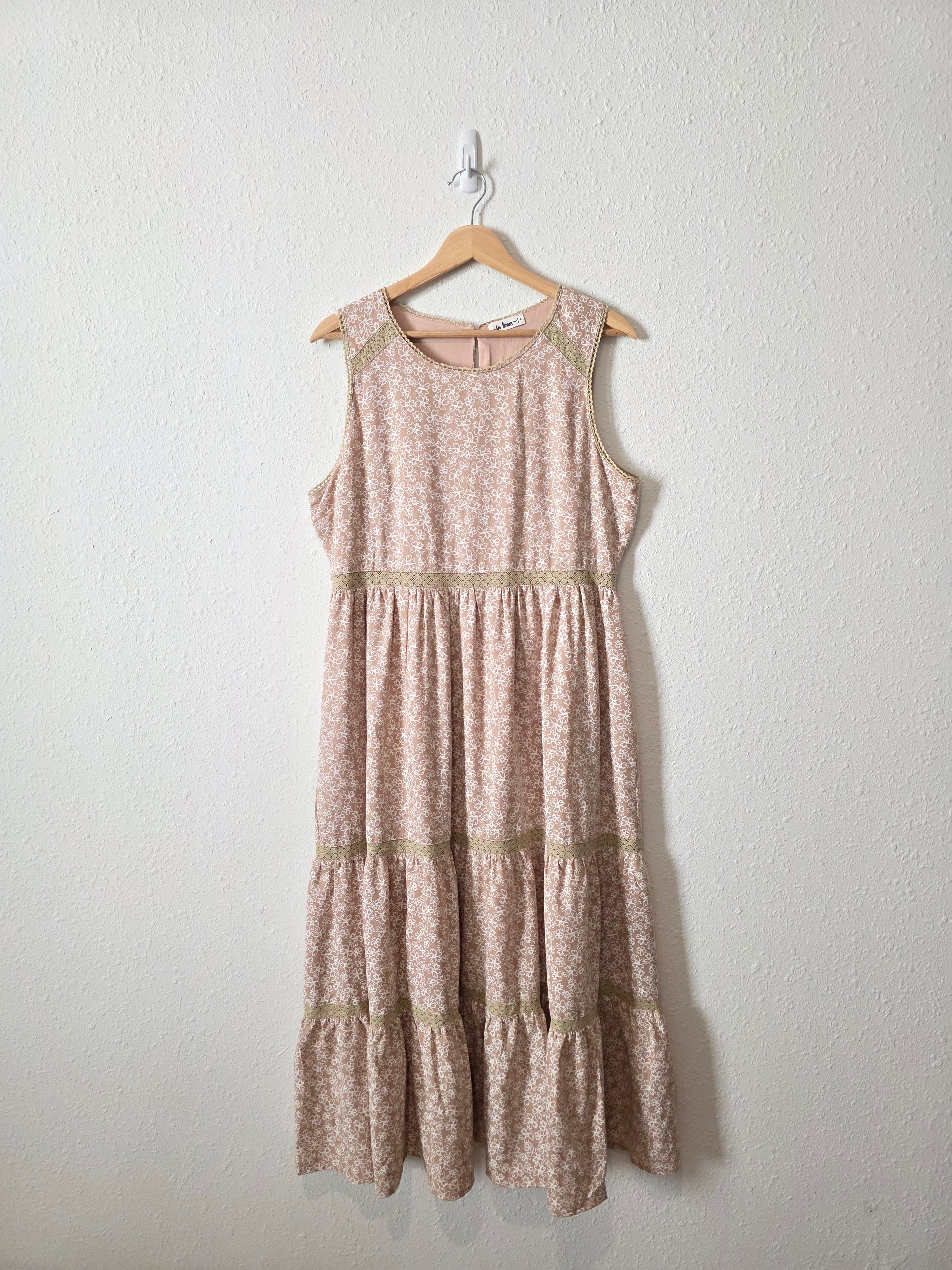 In Loom Ditsy Floral Midi Dress (L)