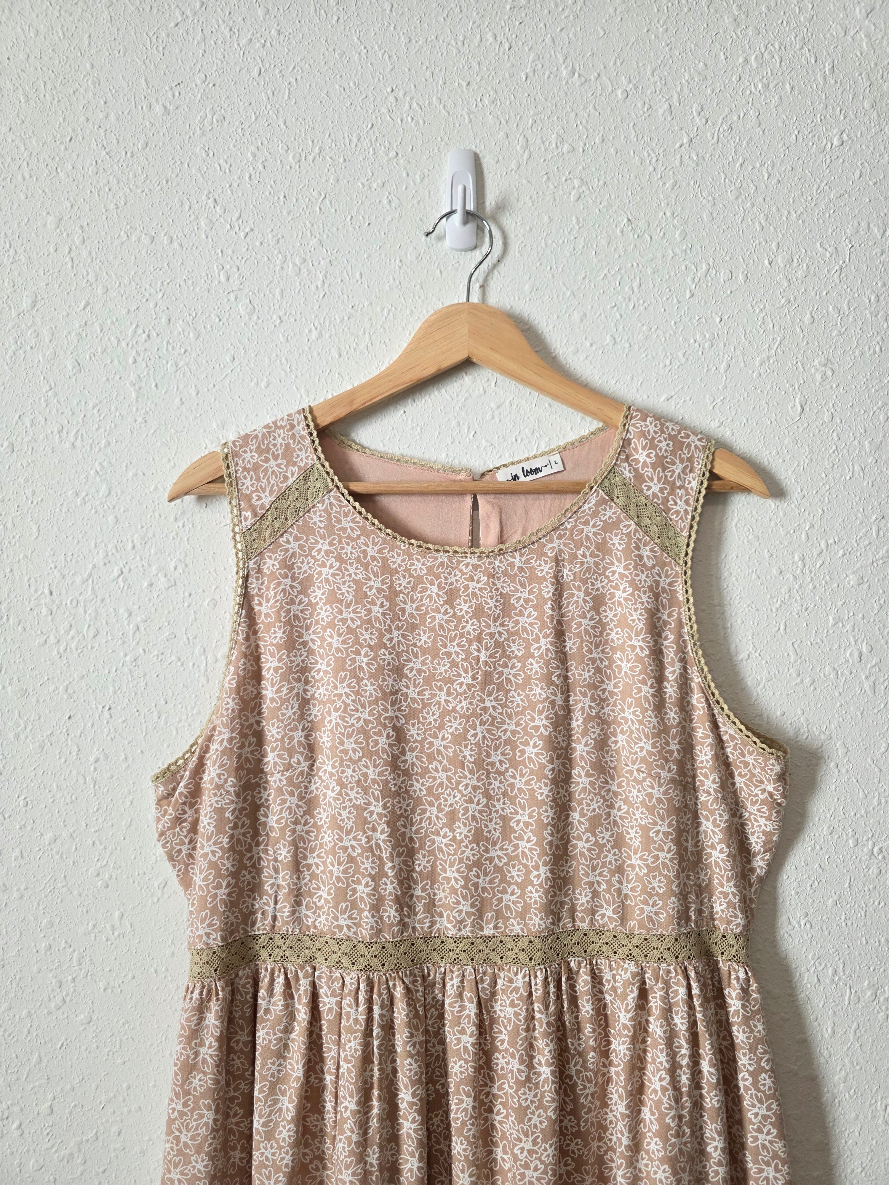 In Loom Ditsy Floral Midi Dress (L)