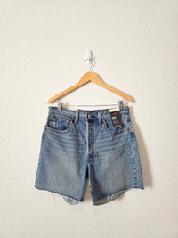 NEW Levi's Mid Length Denim Shorts (31)