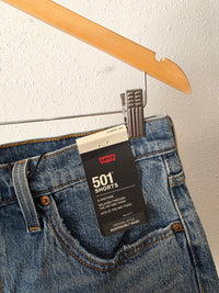 NEW Levi's Mid Length Denim Shorts (31)