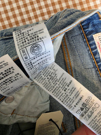 NEW Levi's Mid Length Denim Shorts (31)