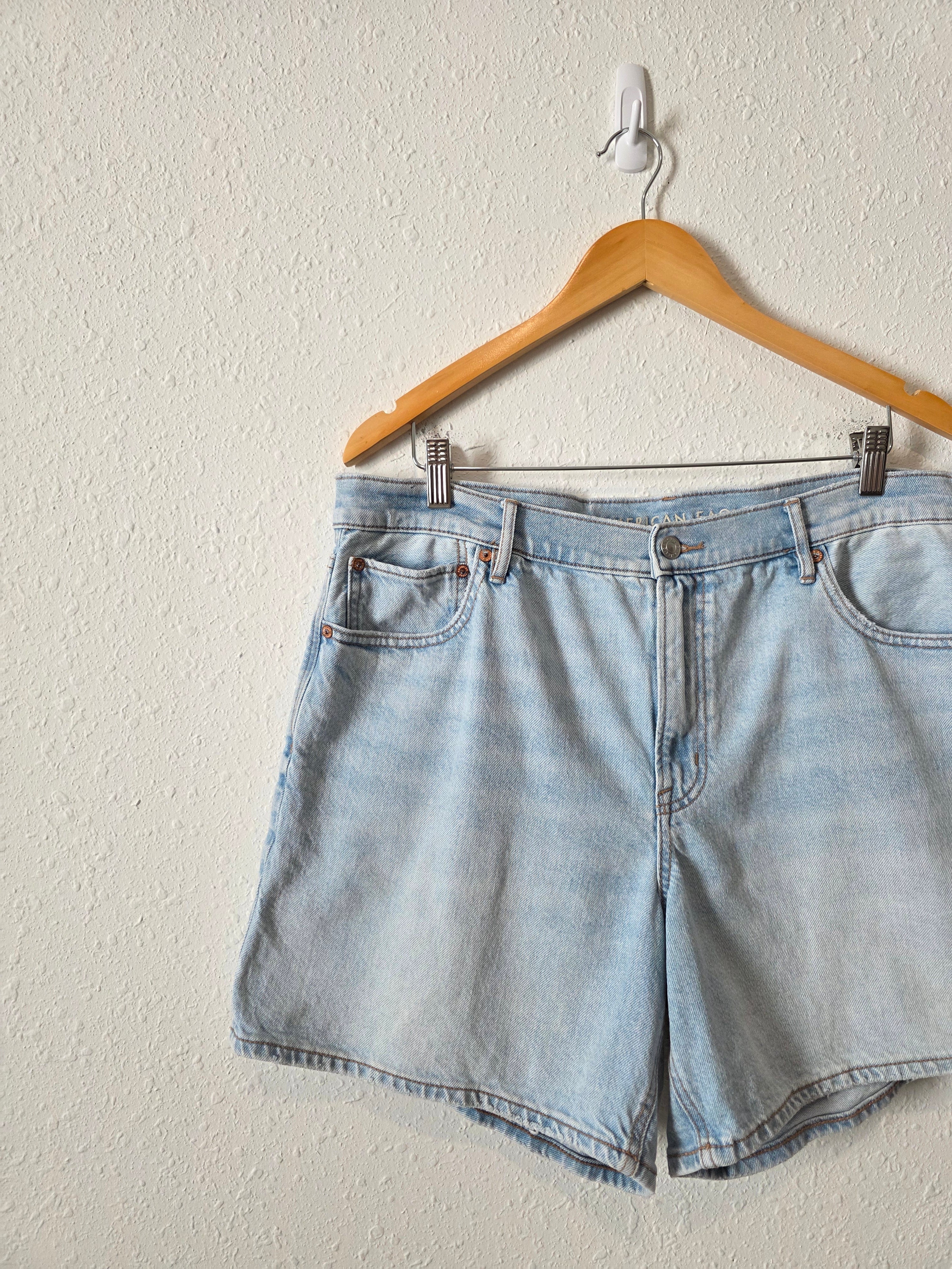 Light Wash Relaxed Denim Shorts (16)