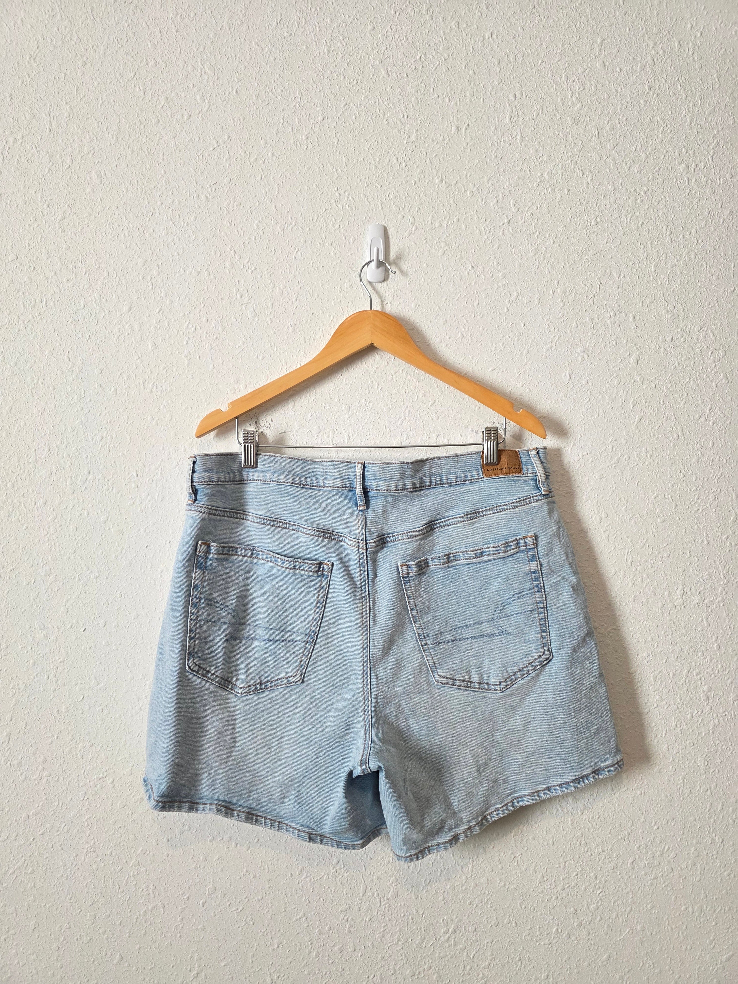 Light Wash Relaxed Denim Shorts (16)