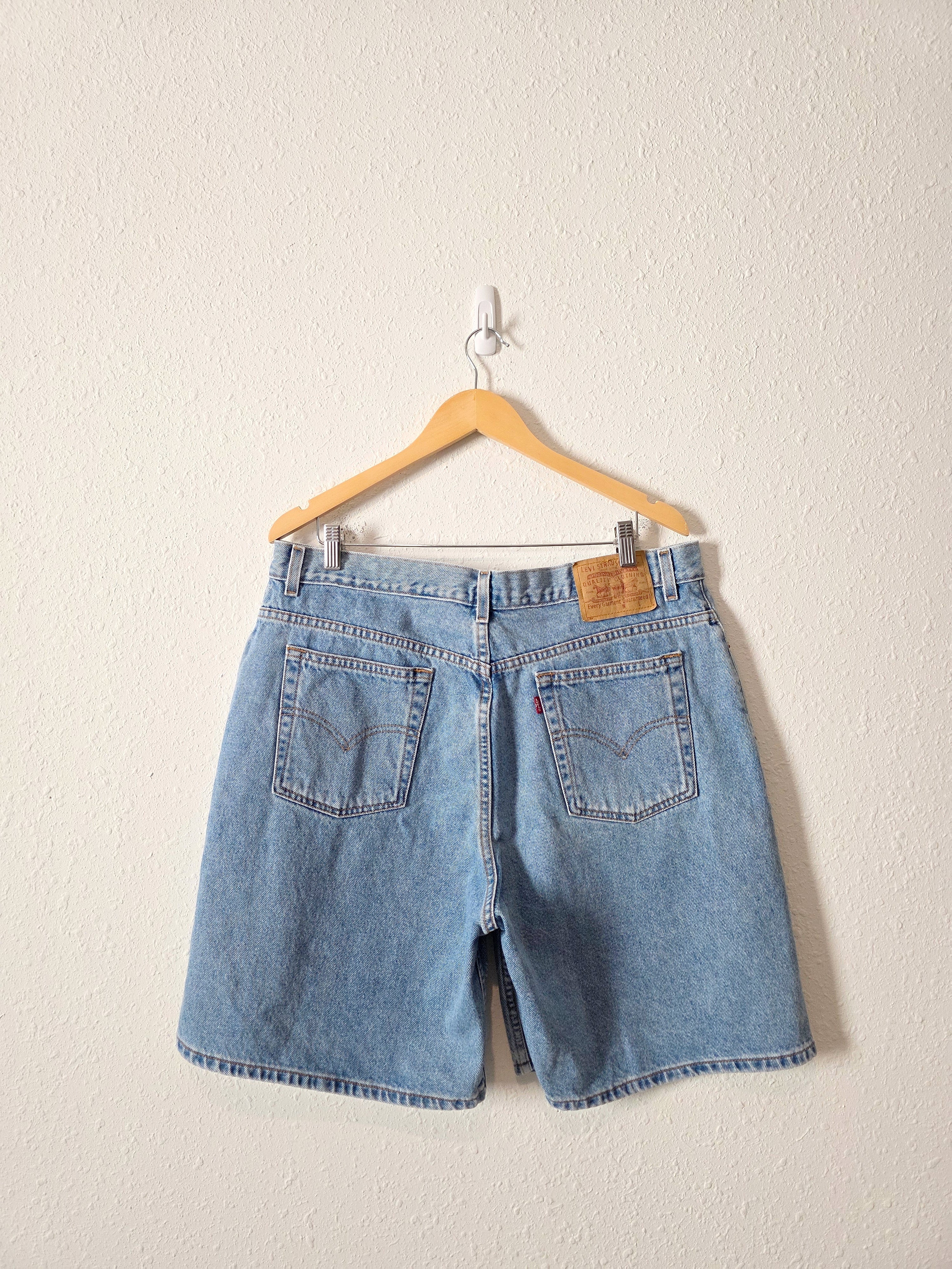 Vintage Levi's Mid Length Denim Shorts (20W)