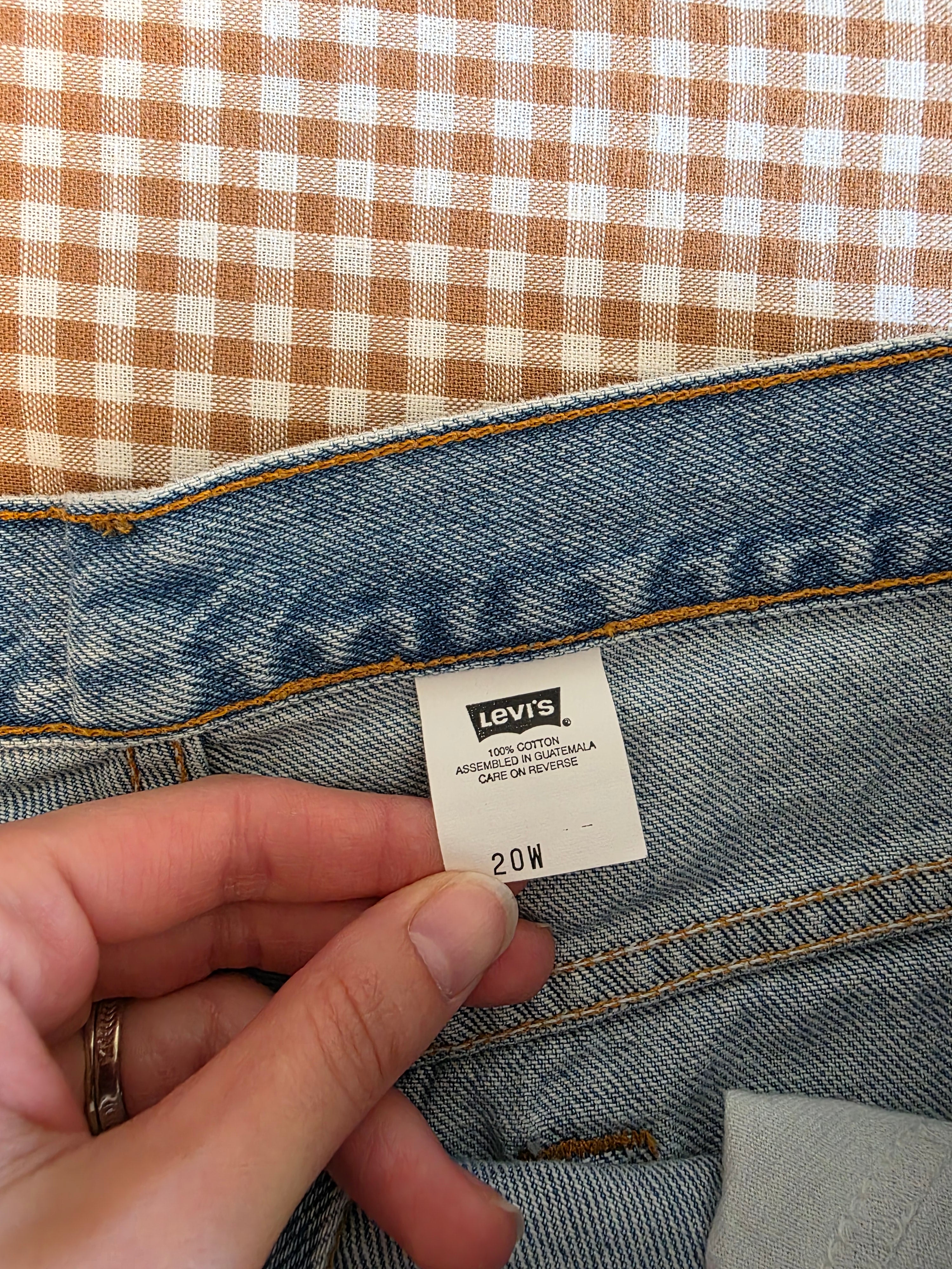 Vintage Levi's Mid Length Denim Shorts (20W)