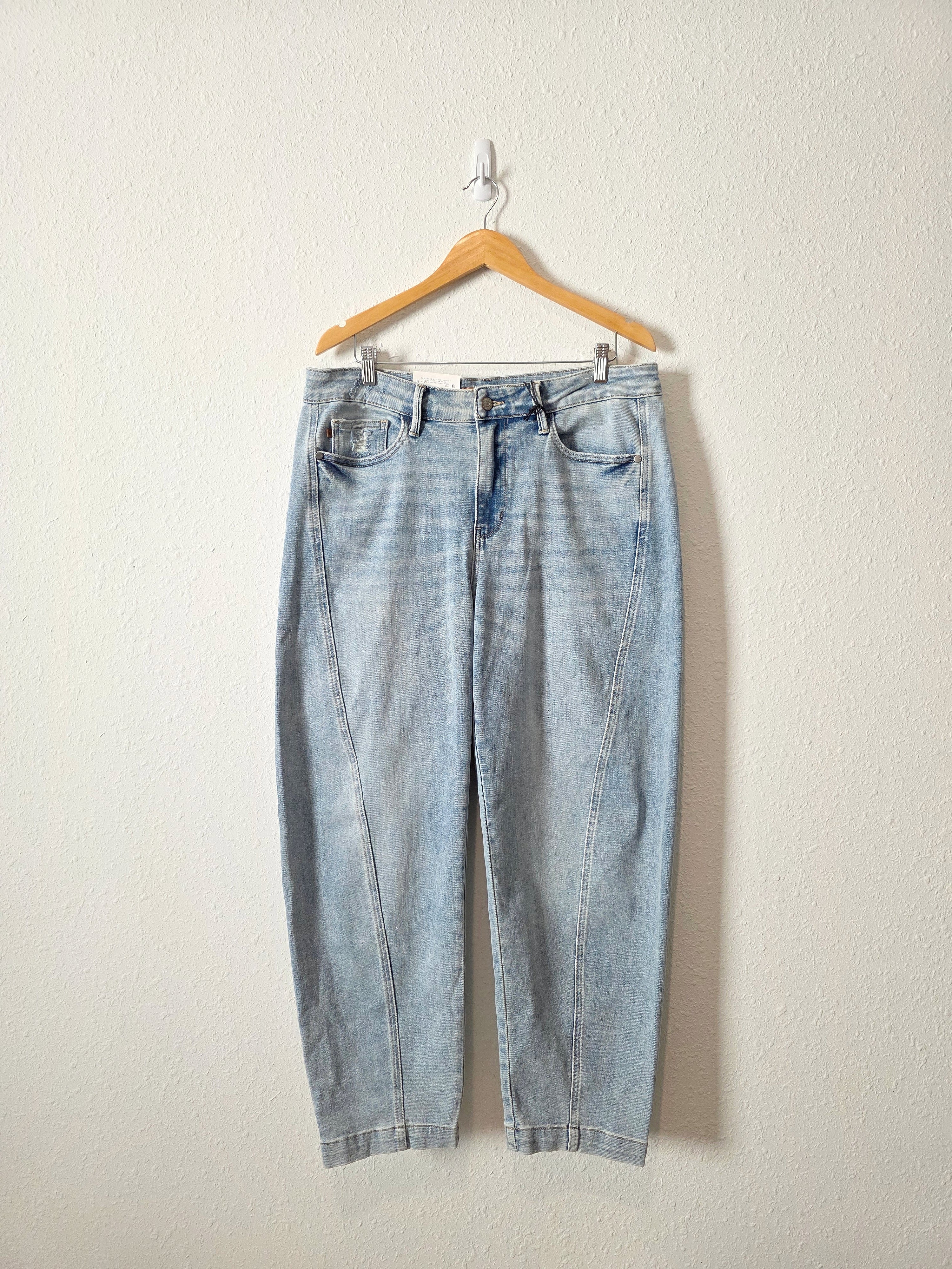 NEW Judy Blue Light Wash Barrel Jeans (16W)