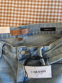 NEW Judy Blue Light Wash Barrel Jeans (16W)