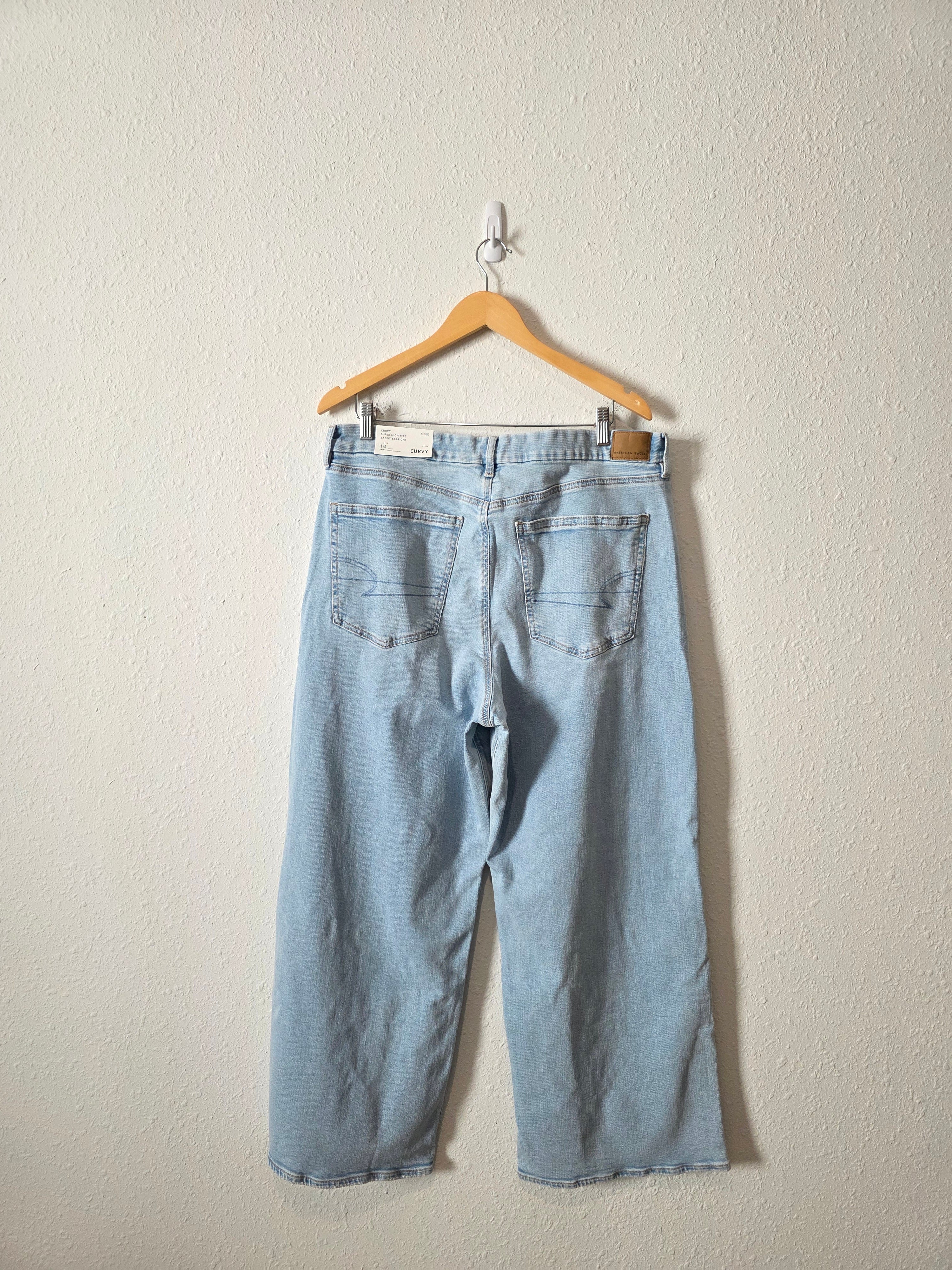 NEW Light Wash Baggy Straight Jeans (18s)