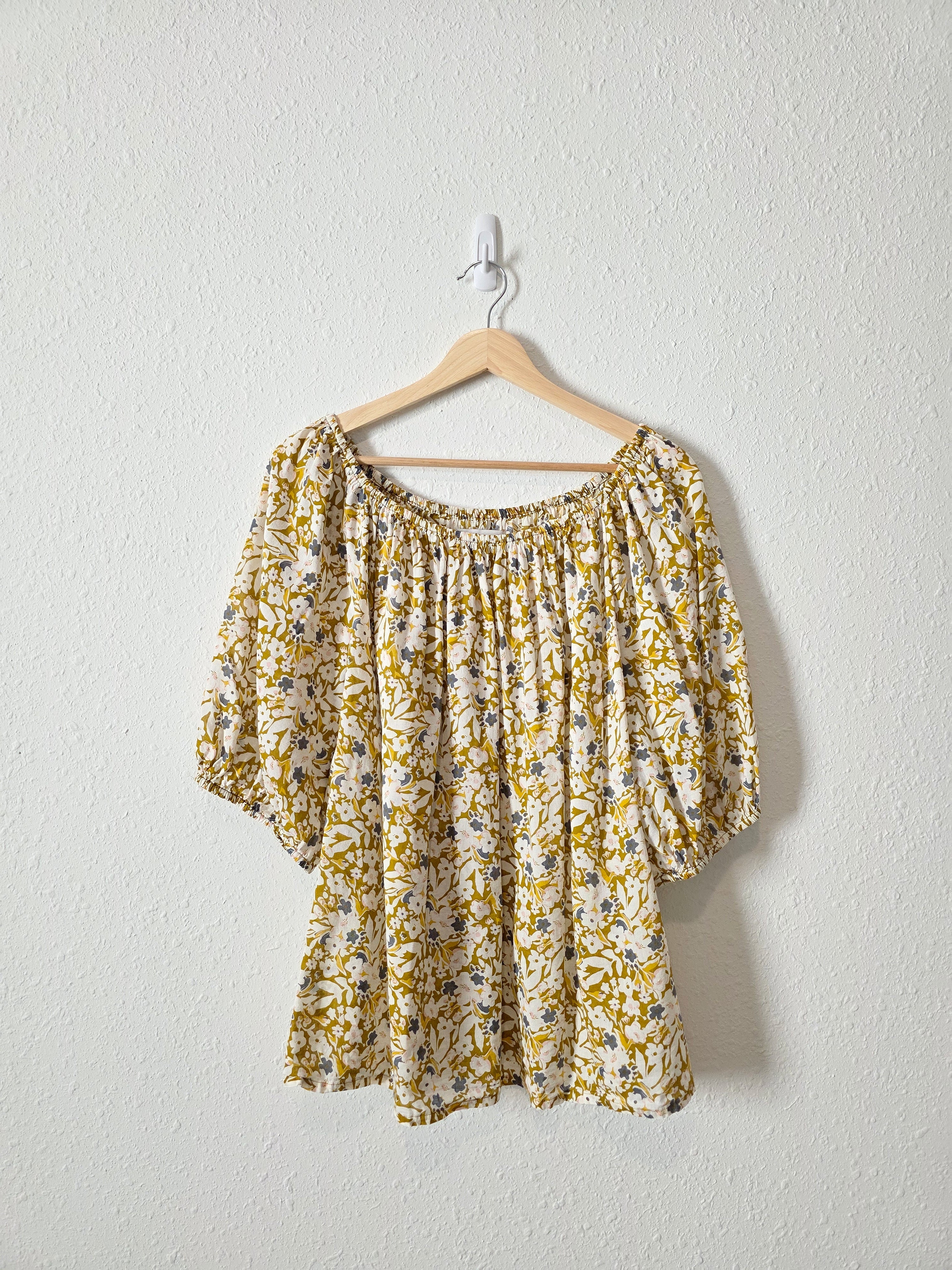 Mustard Floral Puff Sleeve Top (2X)
