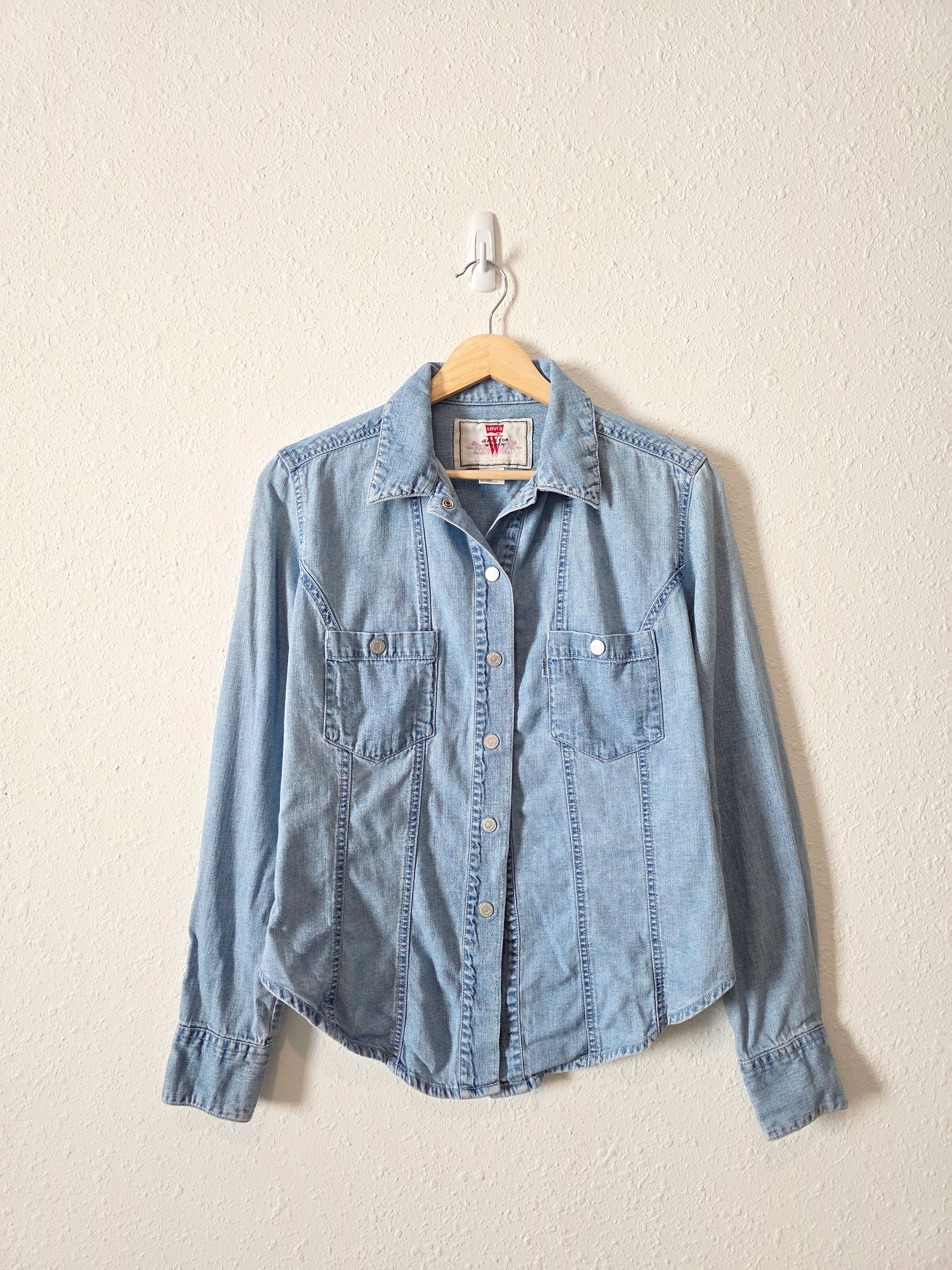 Vintage Levi's Denim Button Up (XS/S)