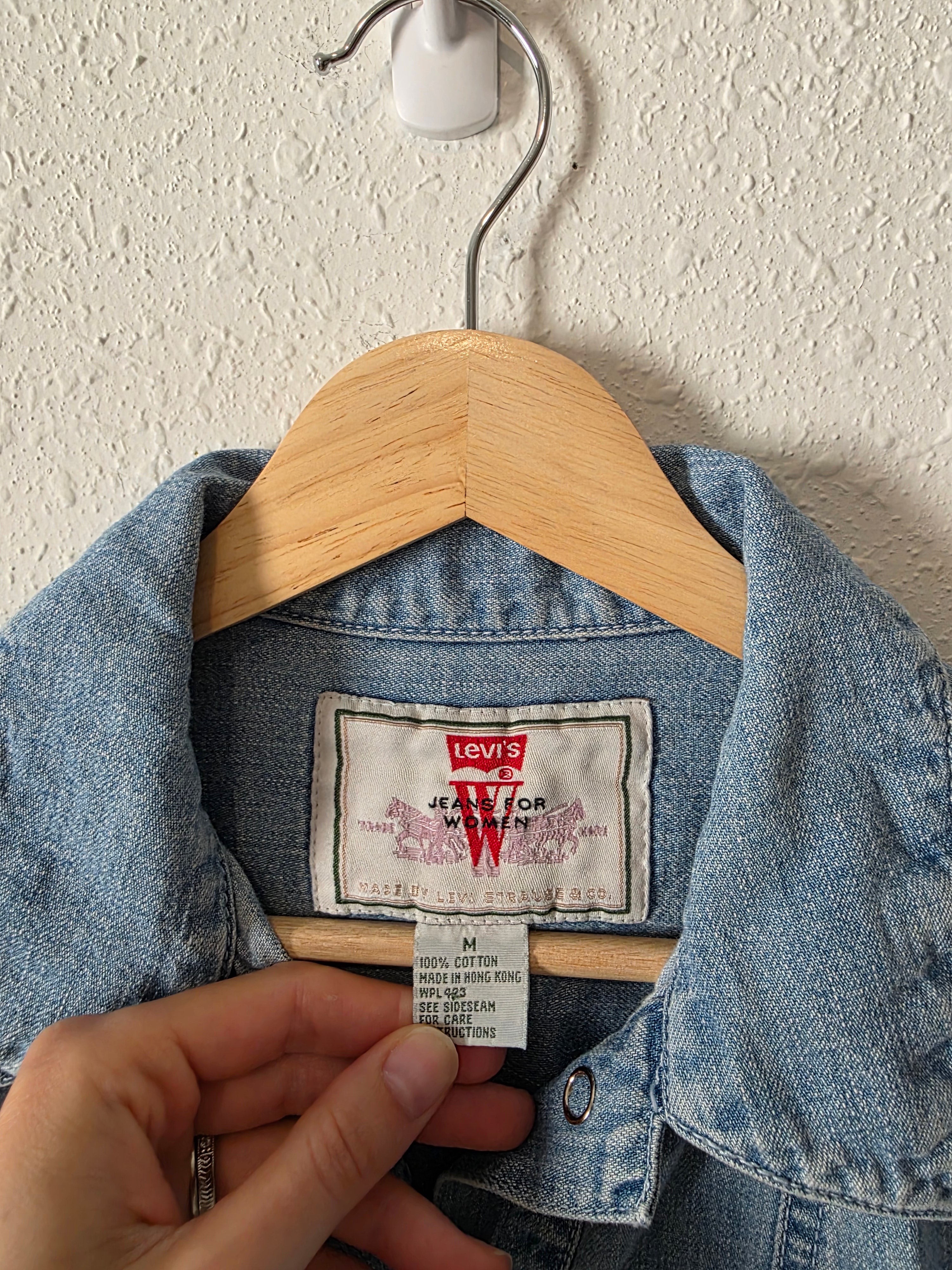 Vintage Levi's Denim Button Up (XS/S)
