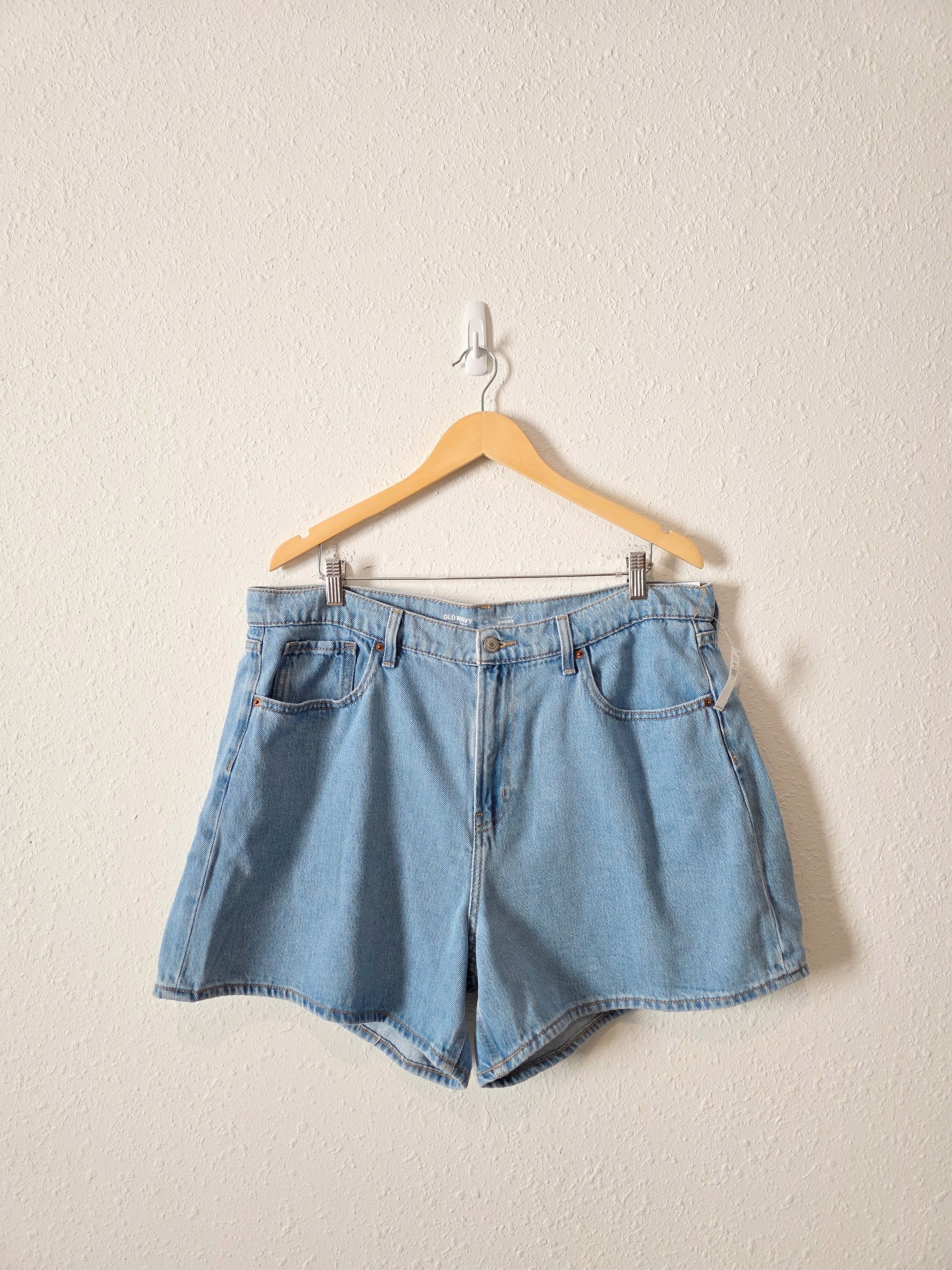 NEW Light Wash Baggy Denim Short (16)