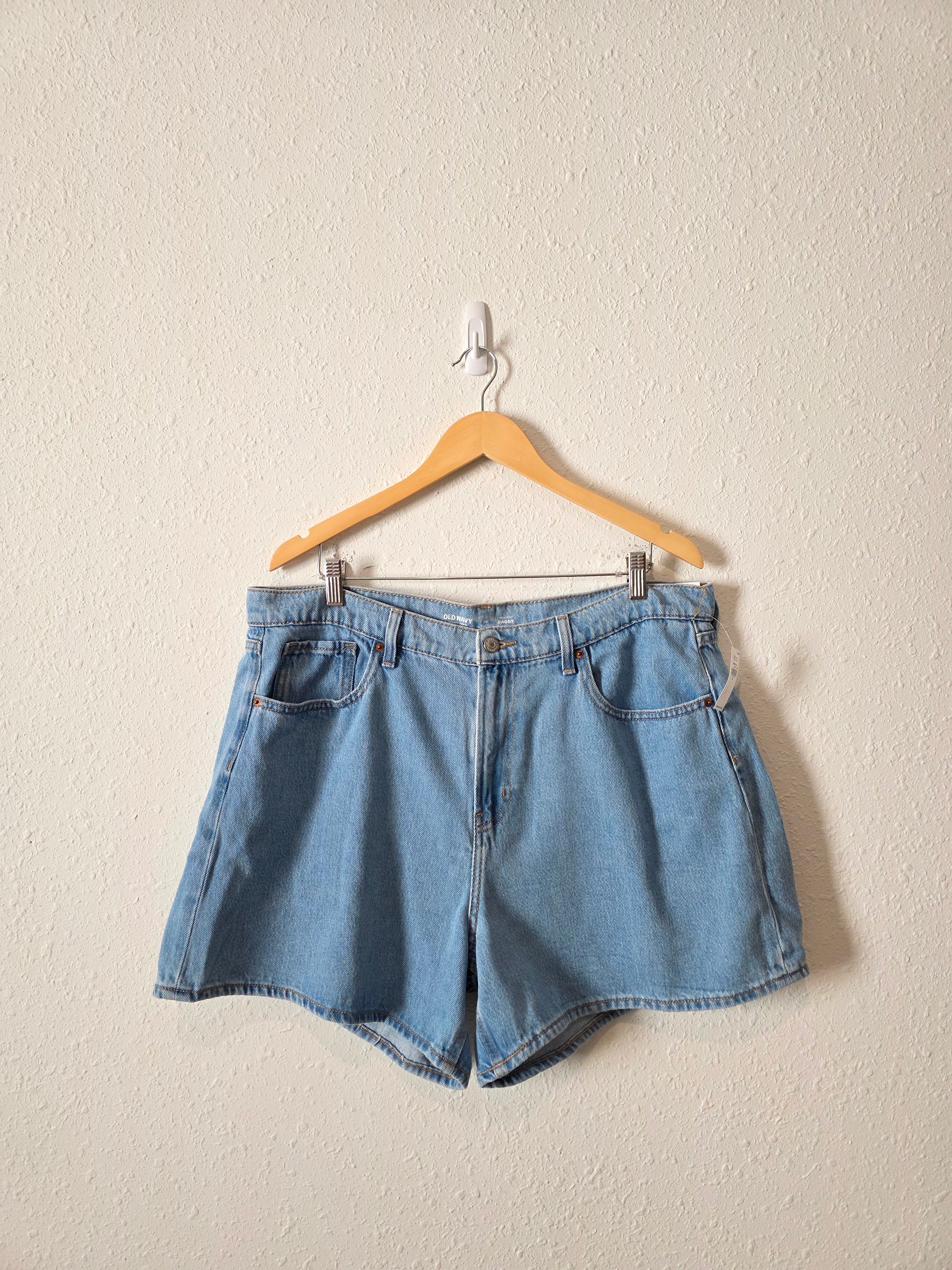 NEW Light Wash Baggy Denim Short (16)