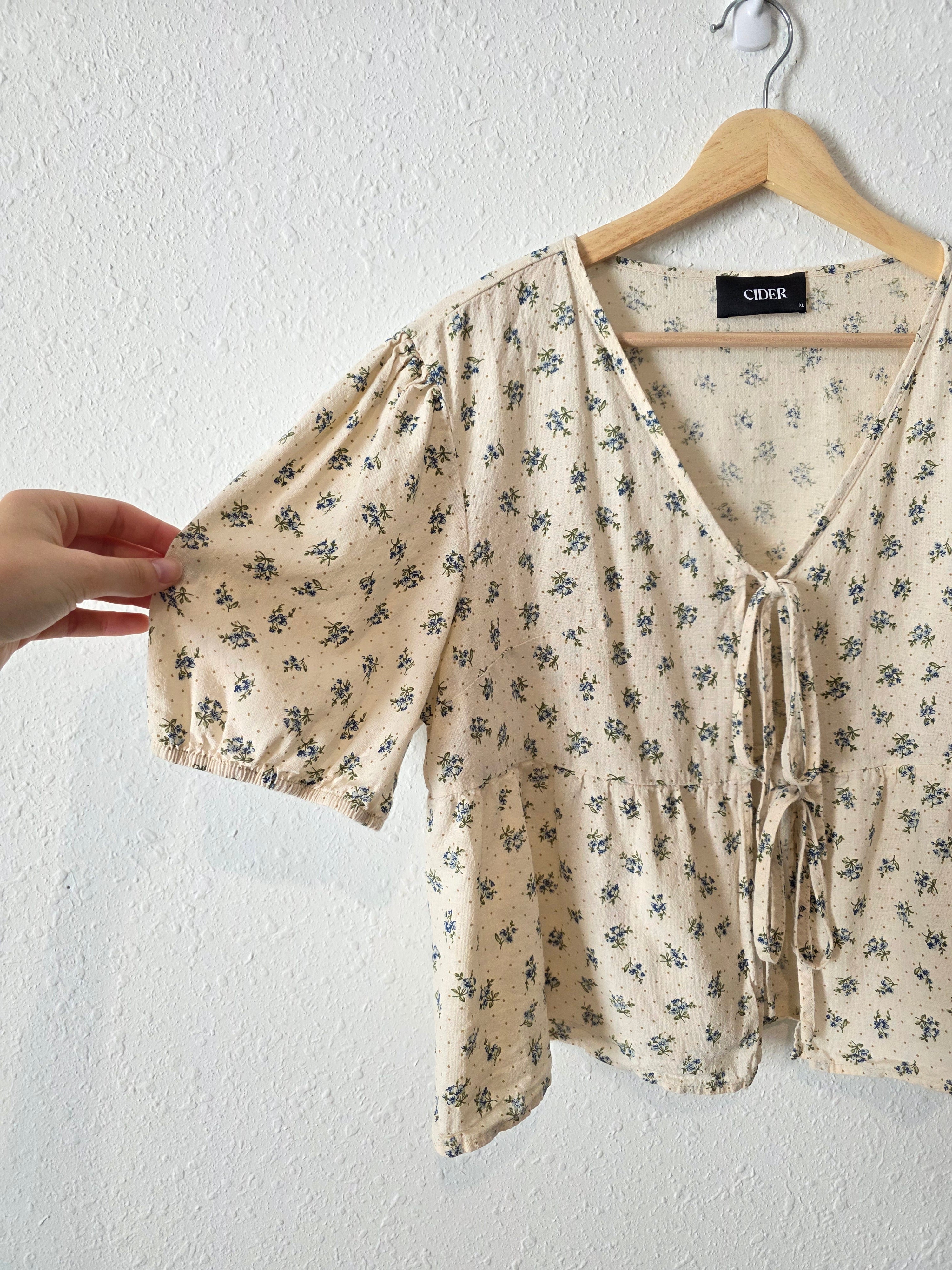 Dainty Floral Cotton Tie Front Top (XL)