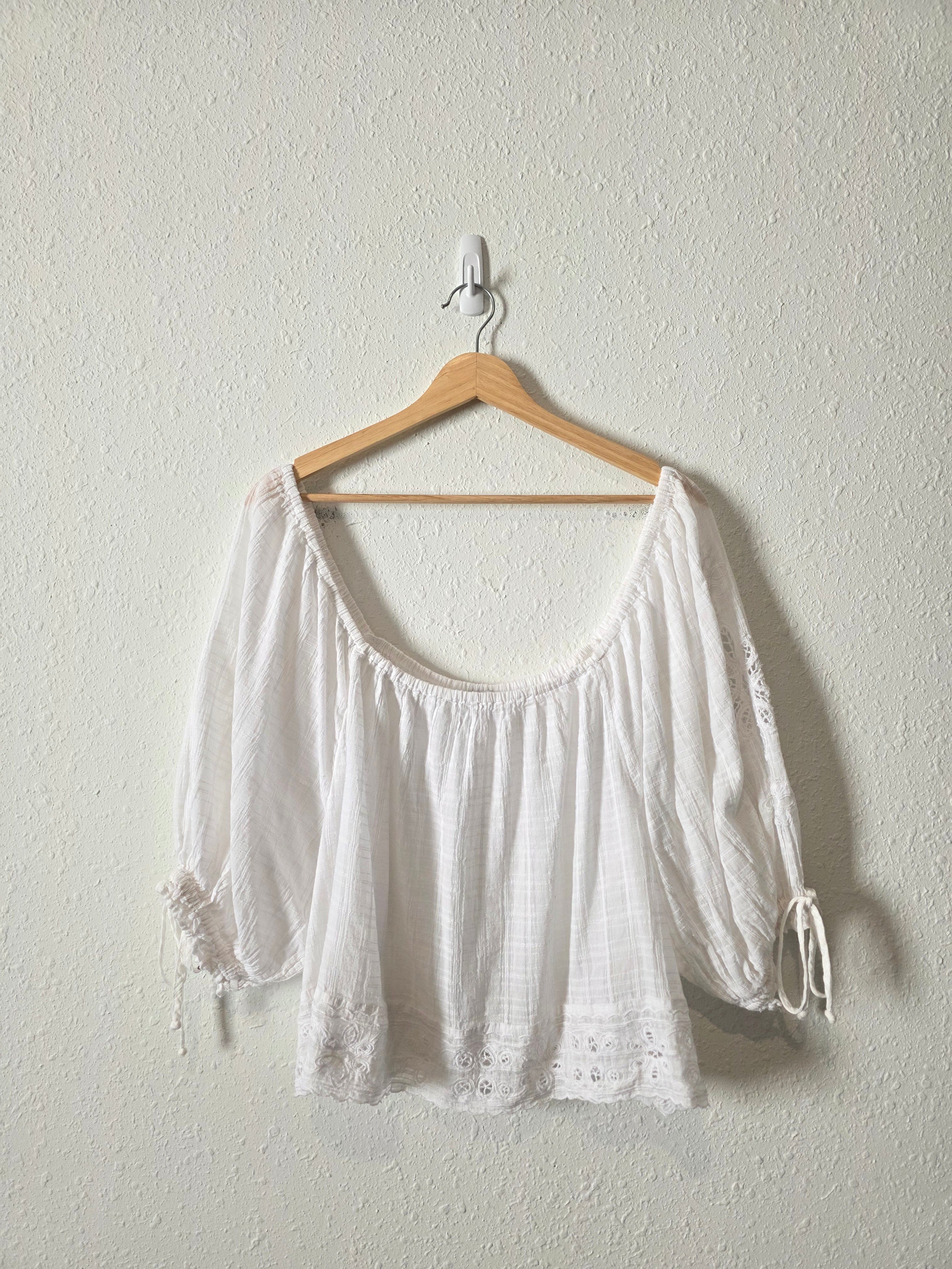 Eyelet Puff Sleeve Top (XL)