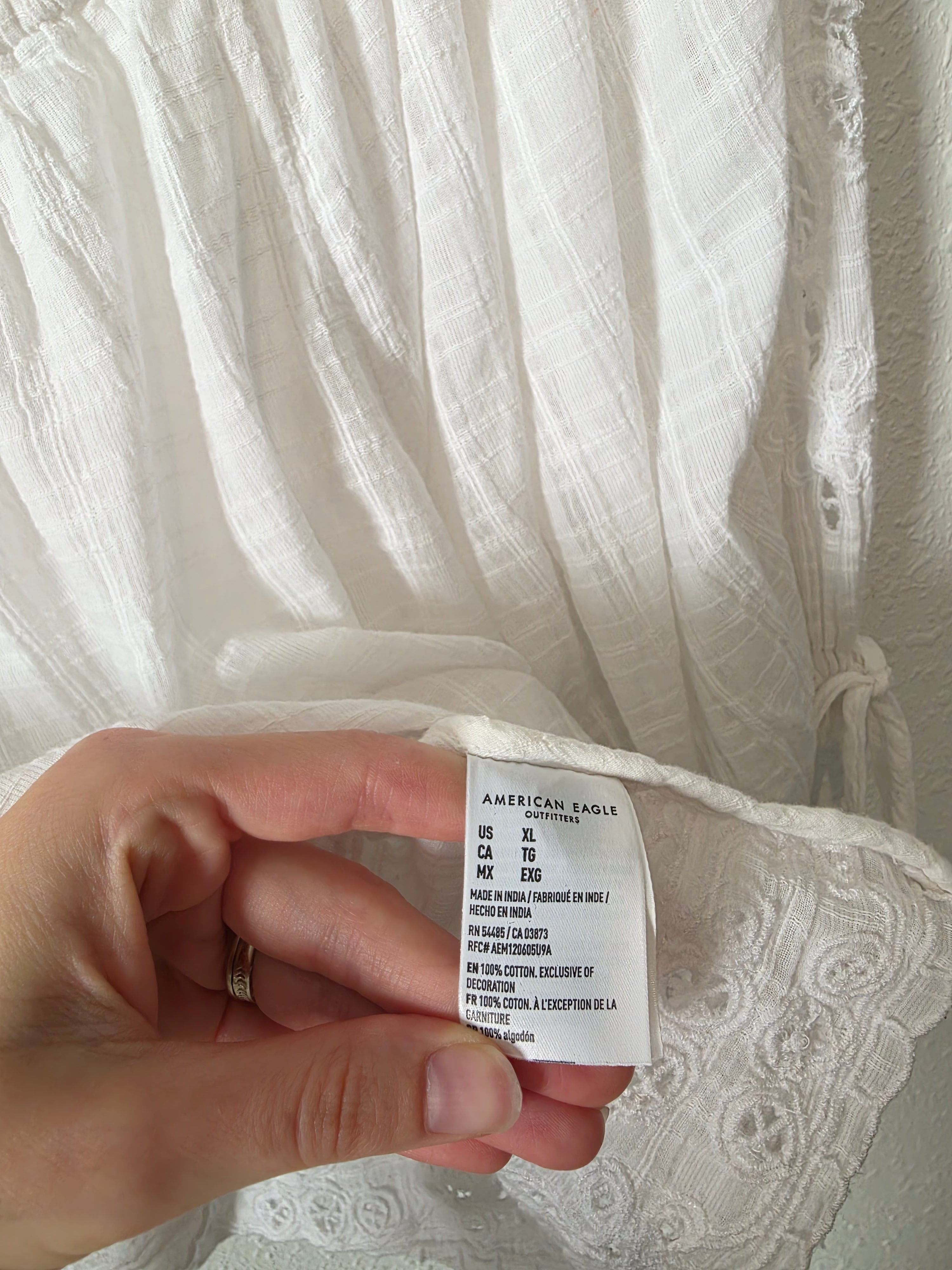 Eyelet Puff Sleeve Top (XL)