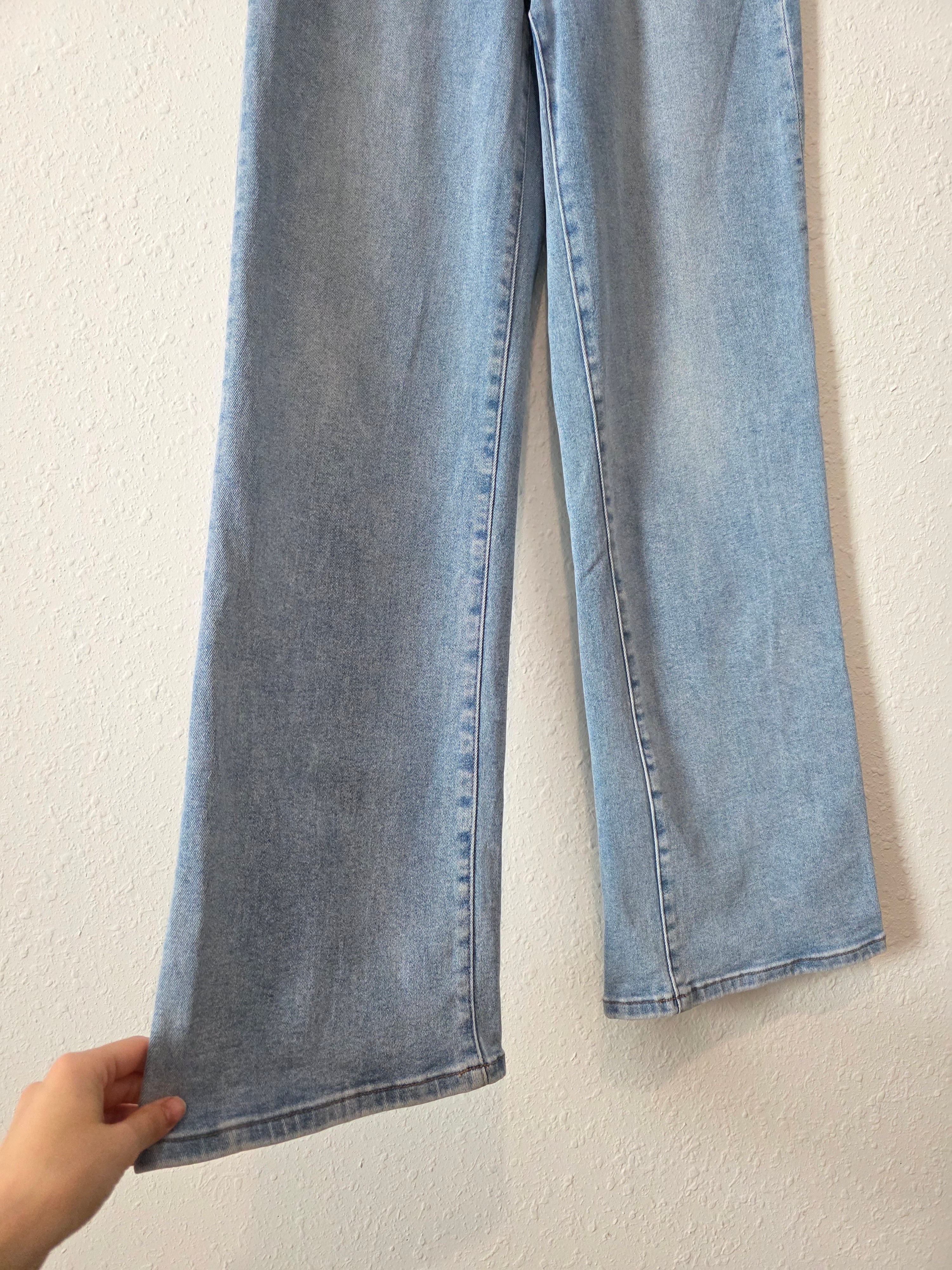 Mica Light Wash Wide Leg Jeans (25)