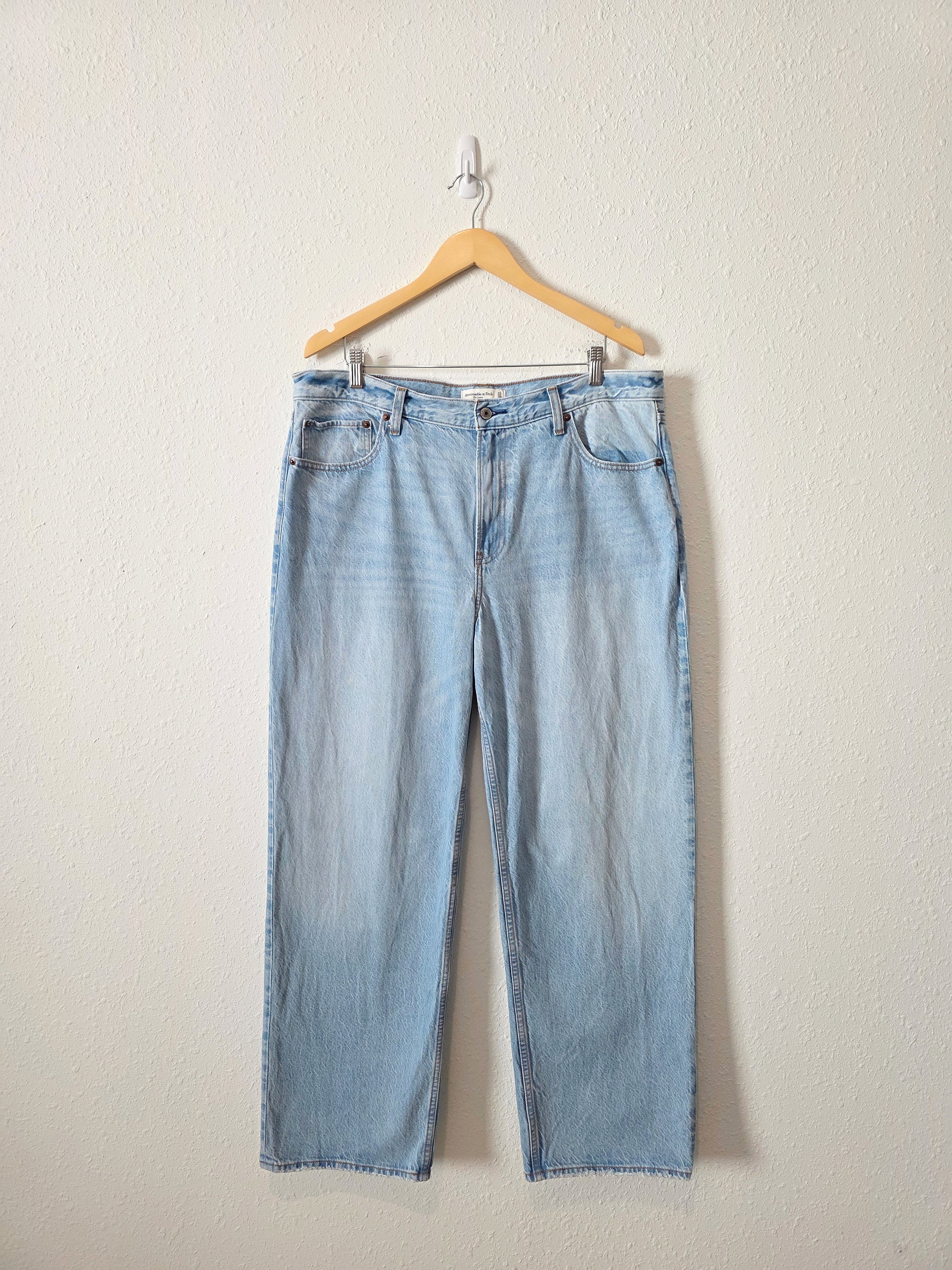 Abercrombie Light Wash Loose Jeans (33/16)