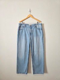 Abercrombie Light Wash Loose Jeans (33/16)