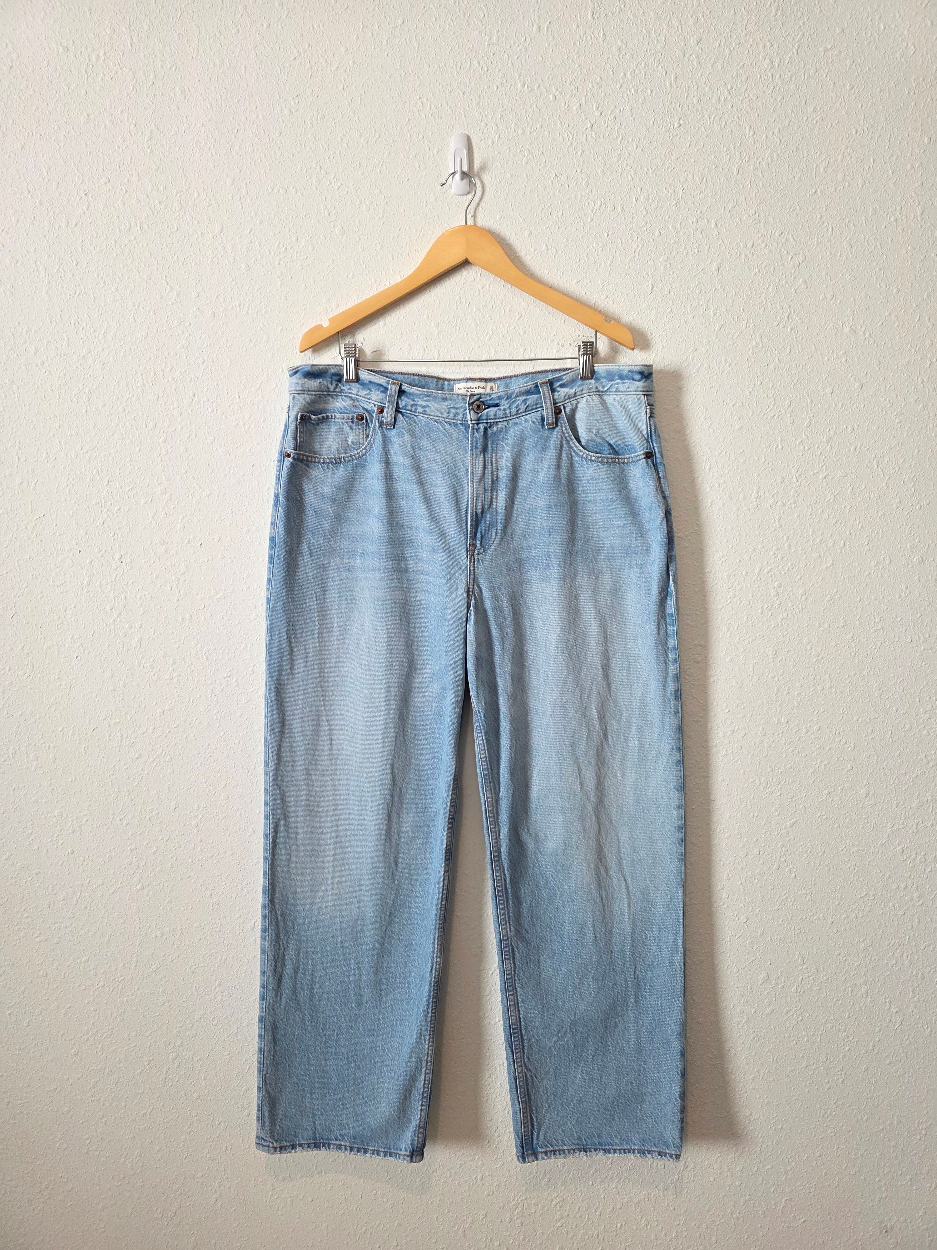 Abercrombie Light Wash Loose Jeans (33/16)